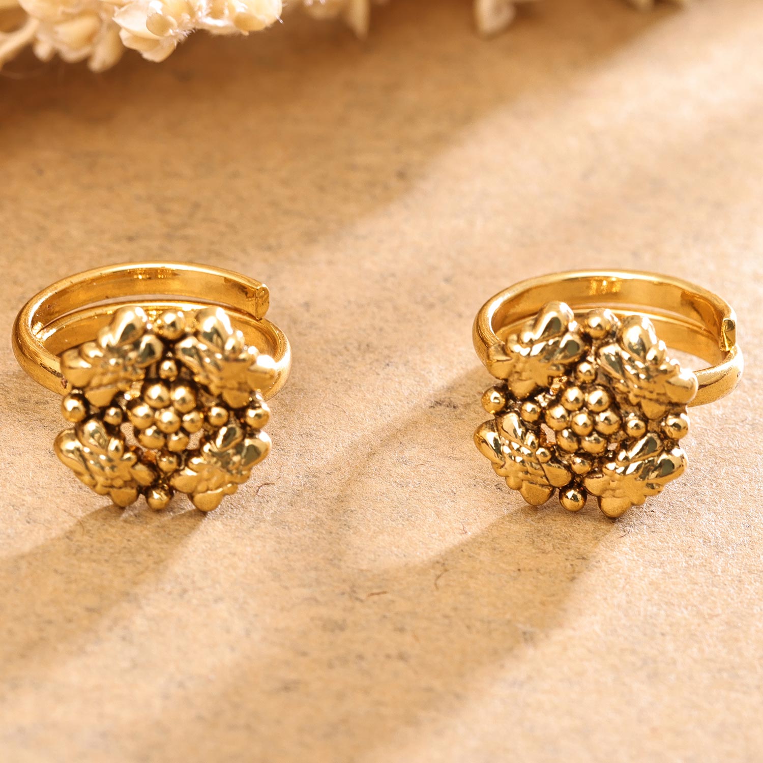 Sukkhi Fabulous Golden Gold Plated NA Toe Ring for Women