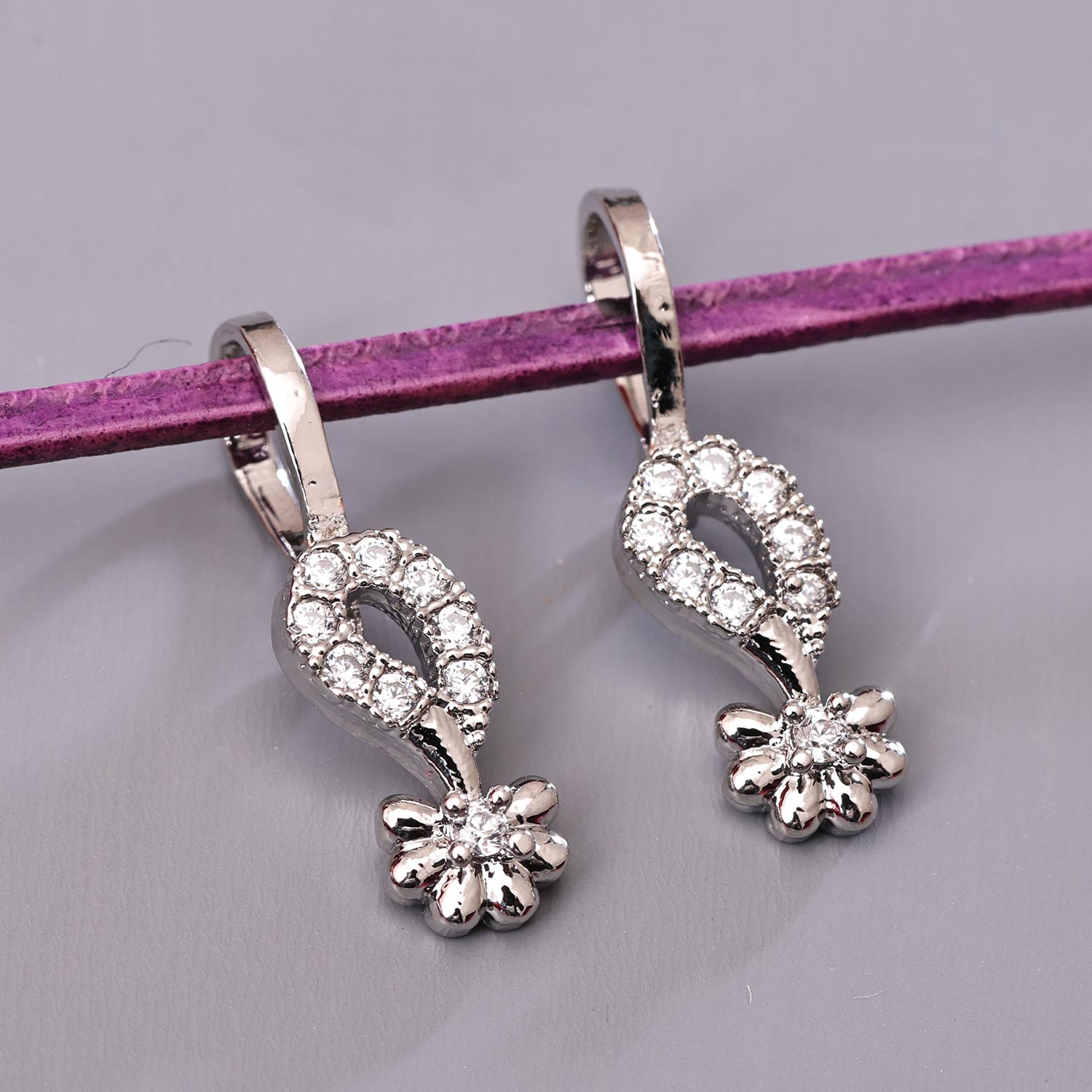 Sukkhi Traditional Silver Rhodium Plated CZ Nosepin for Women