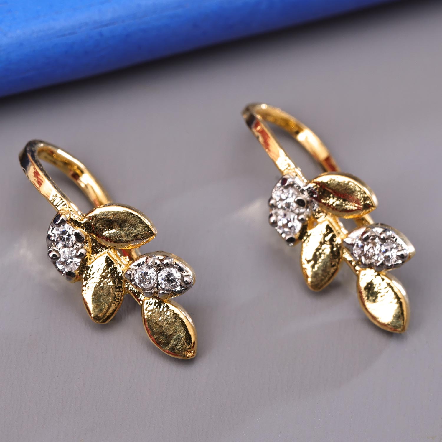 Sukkhi Fashionable Golden Gold Plated CZ Nosepin for Women