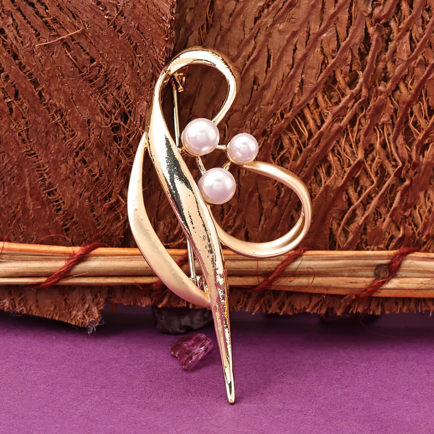 Sukkhi Fabulous Maroon Gold Plated Pearl Brooch for Women