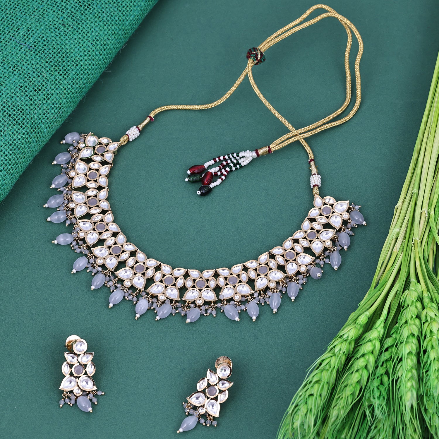 Sukkhi Splendid Grey Gold Plated Kundan & Pearl Choker Necklace Set For Women