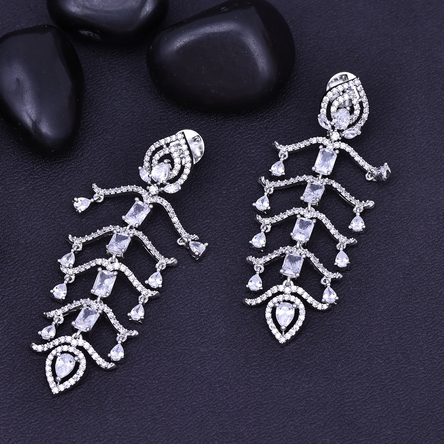 Sukkhi Radiant White Rhodium Plated Cz Dangler Earring For Women