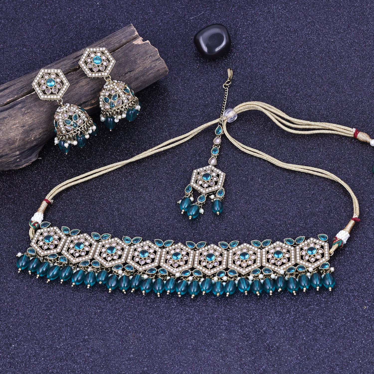 Sukkhi Goodly Turquoise Gold Plated Pearl Choker Necklace Set With Maang Tikka For Women