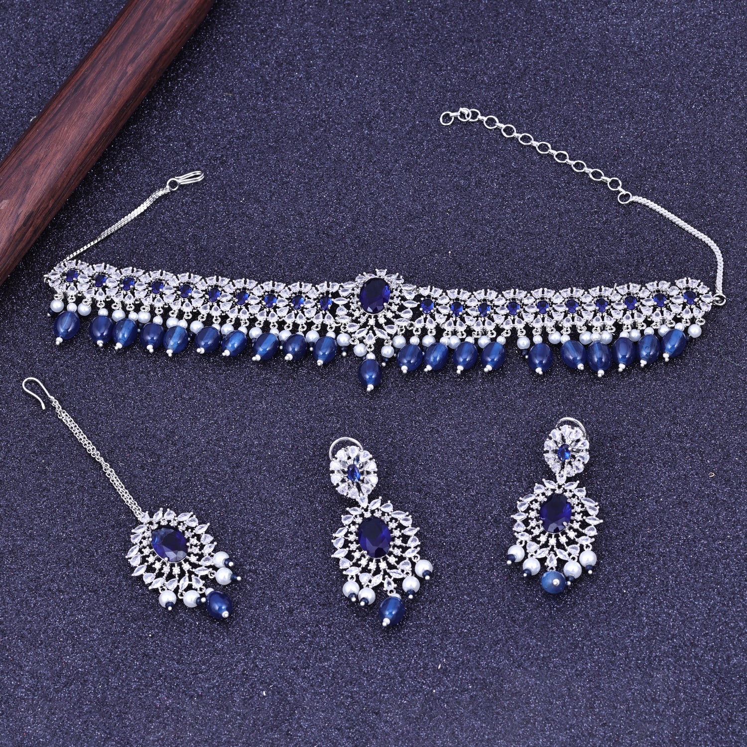 Sukkhi Seemly Blue Rhodium Plated Cz Choker Necklace Set With Maang Tikka For Women
