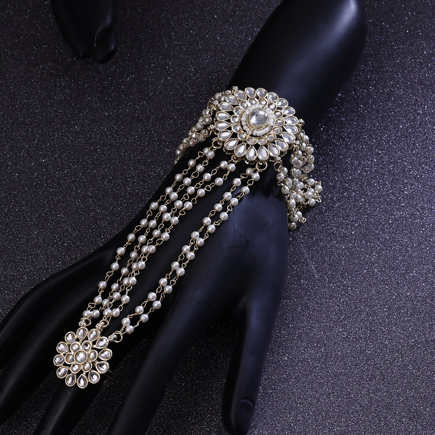 Sukkhi Cunning White Gold Plated Pearl Ethnic Haathphool For Women