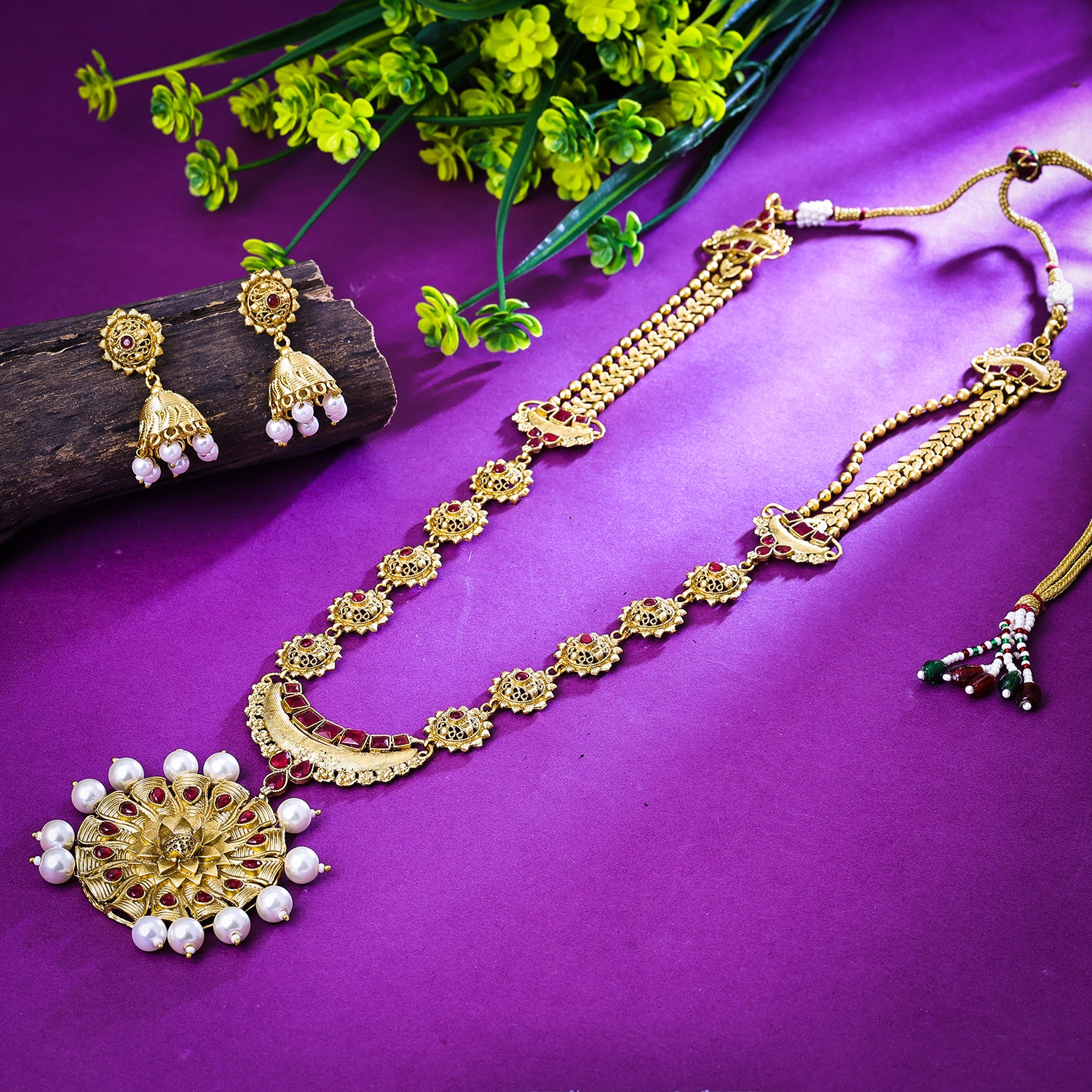 Sukkhi Interesting Golden Kundan Gold Plated Traditional Necklace Set for Women