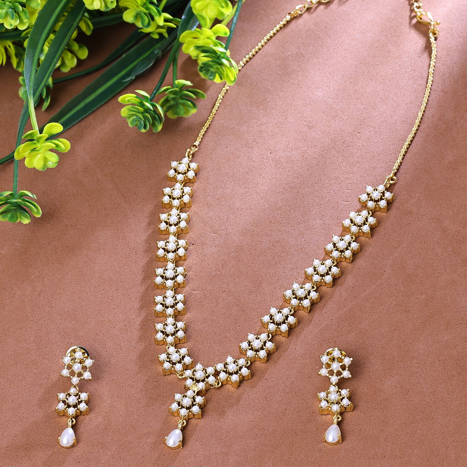 Sukkhi Elfin Golden Kundan Gold Plated Traditional Necklace Set for Women