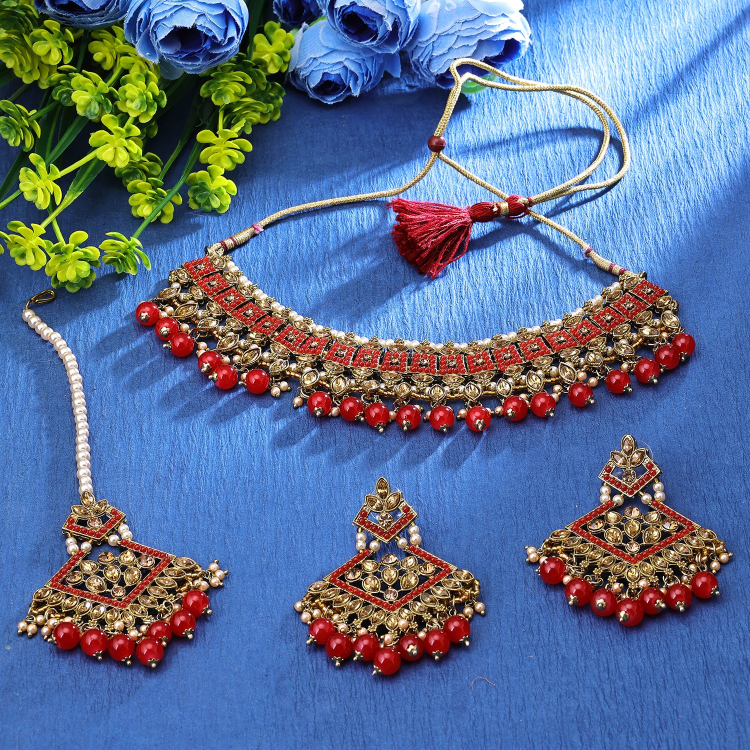 Sukkhi Dazzling Gold Plated Choker Necklace Set For Women