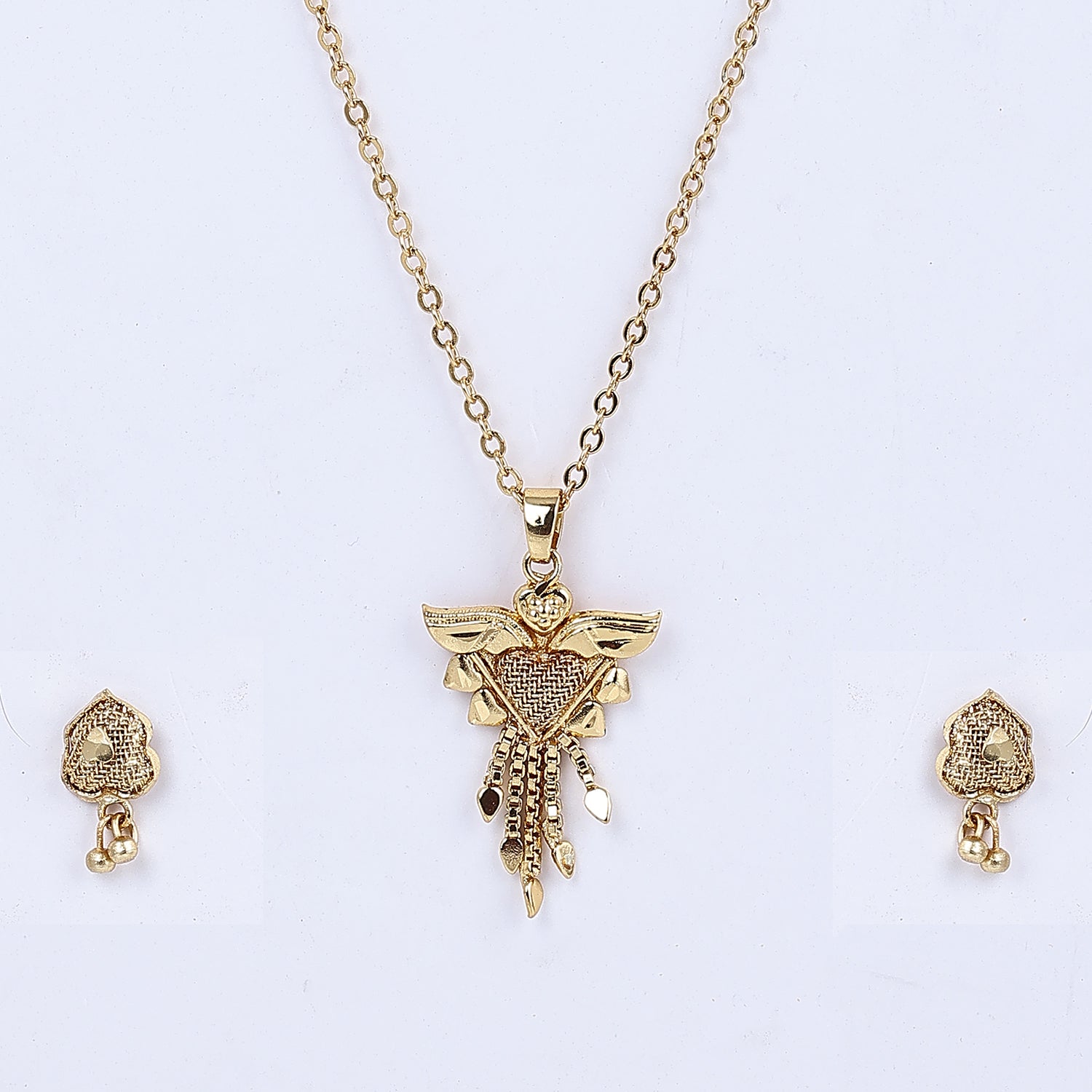 Sukkhi Inspiring Gold Plated Pendant Set For Women