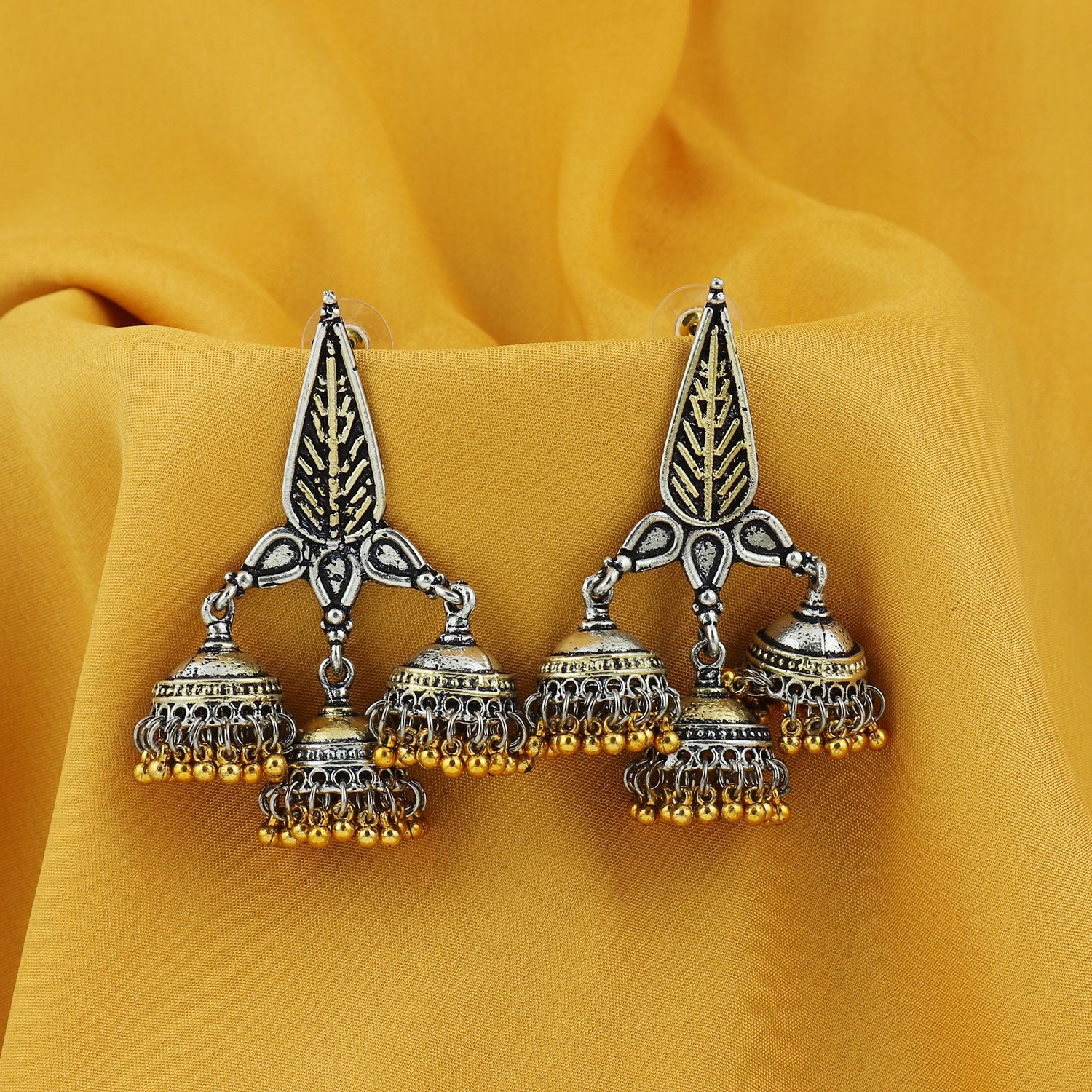 Sukkhi Elegant Oxidised Jhumki Earring For Women