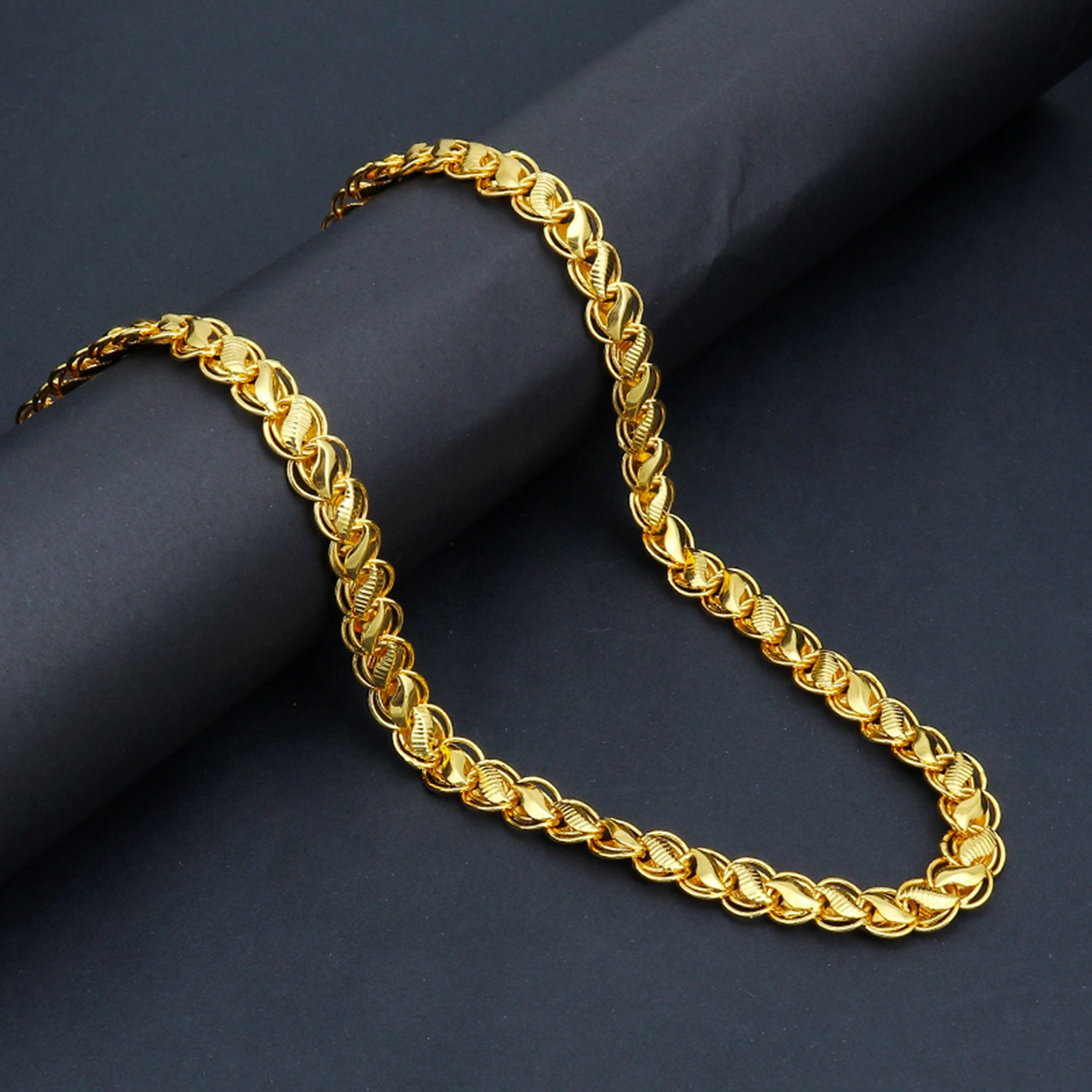 Sukkhi Elegant Gold Plated Link Chain for Men