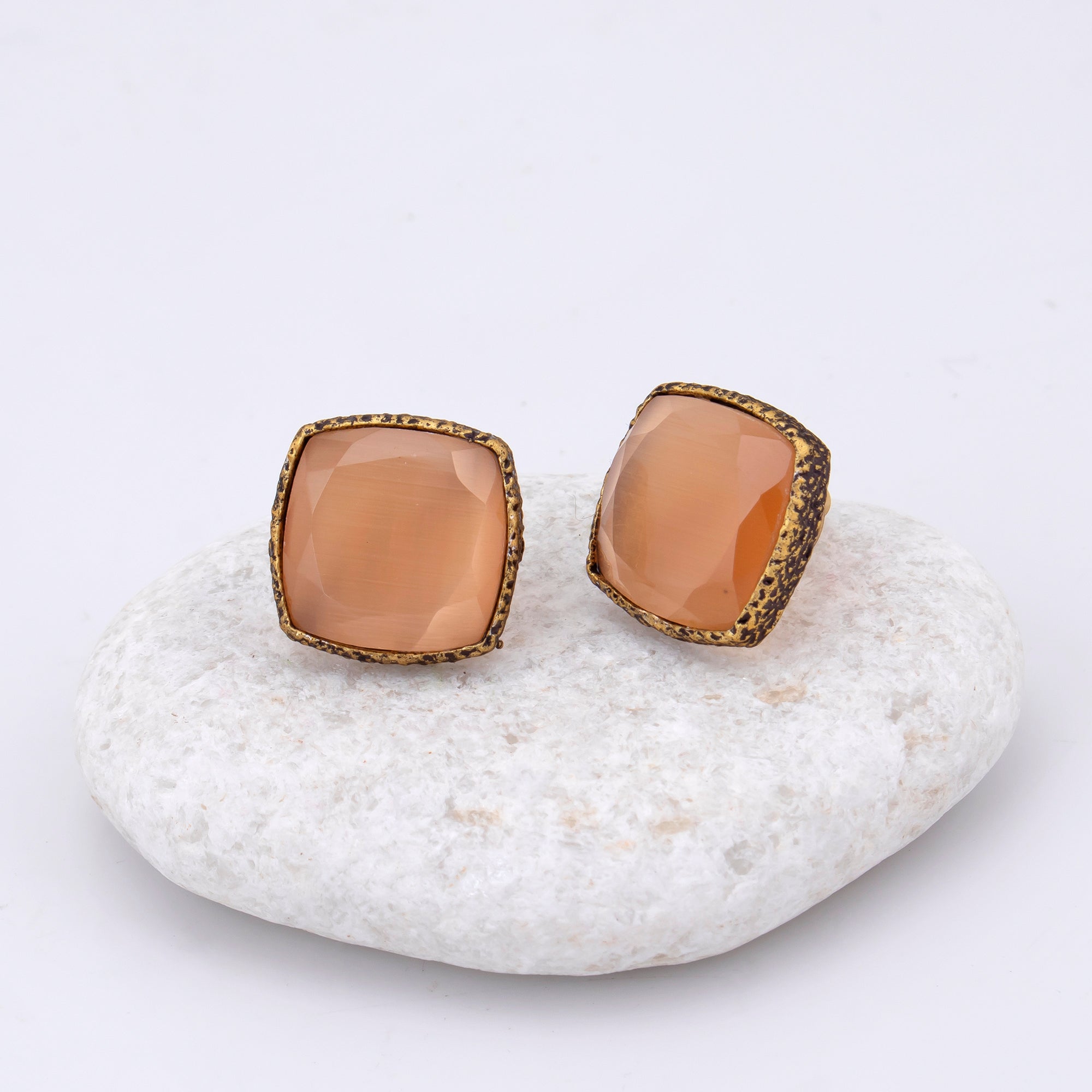 Sukkhi Glorious Oxidised Stud Earring for Women