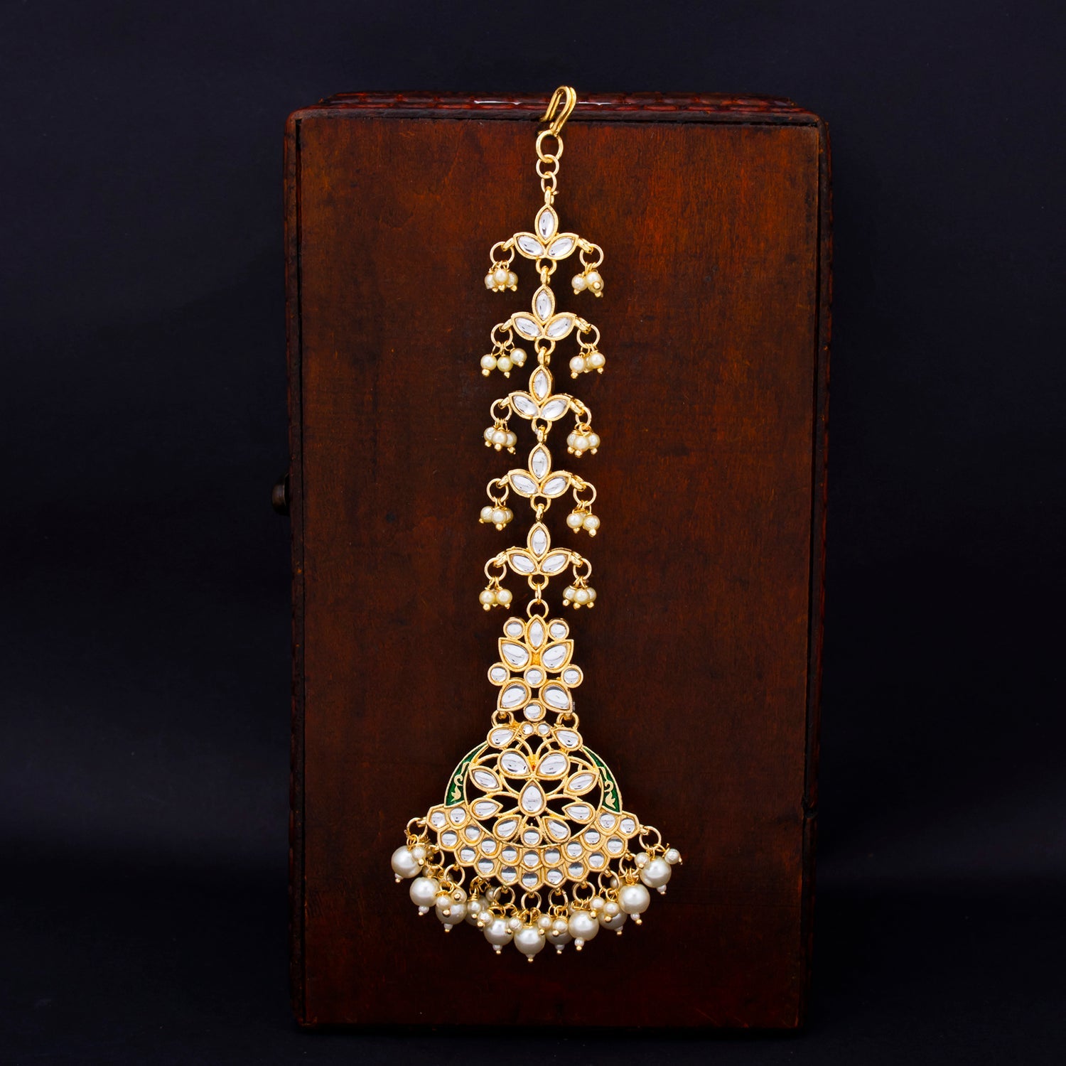 Sukkhi Lavish Floral Gold Plated Kundan Mangtikka For Women