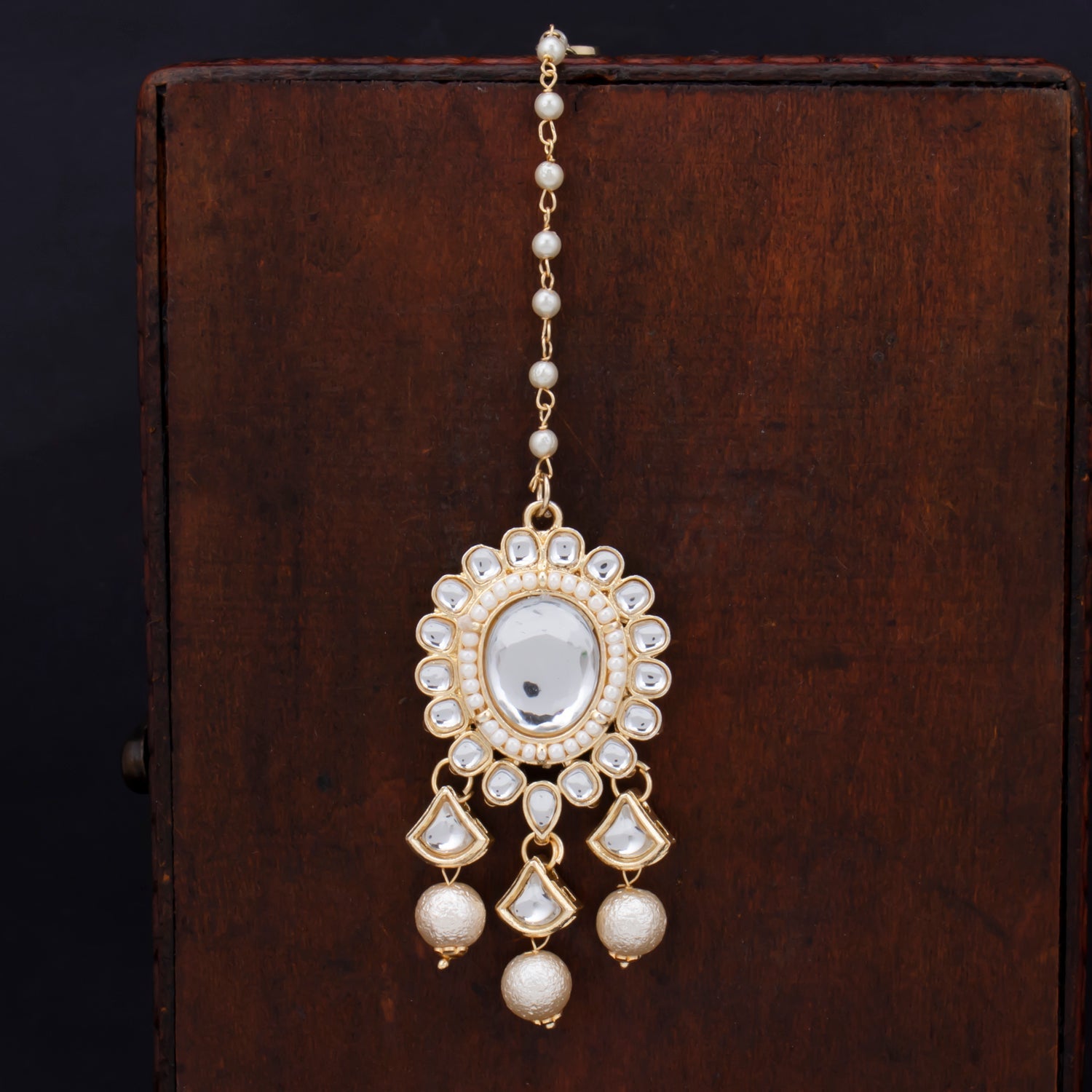 Sukkhi Captivating Gold Plated Kundan & Pearl Mangtikka For Women