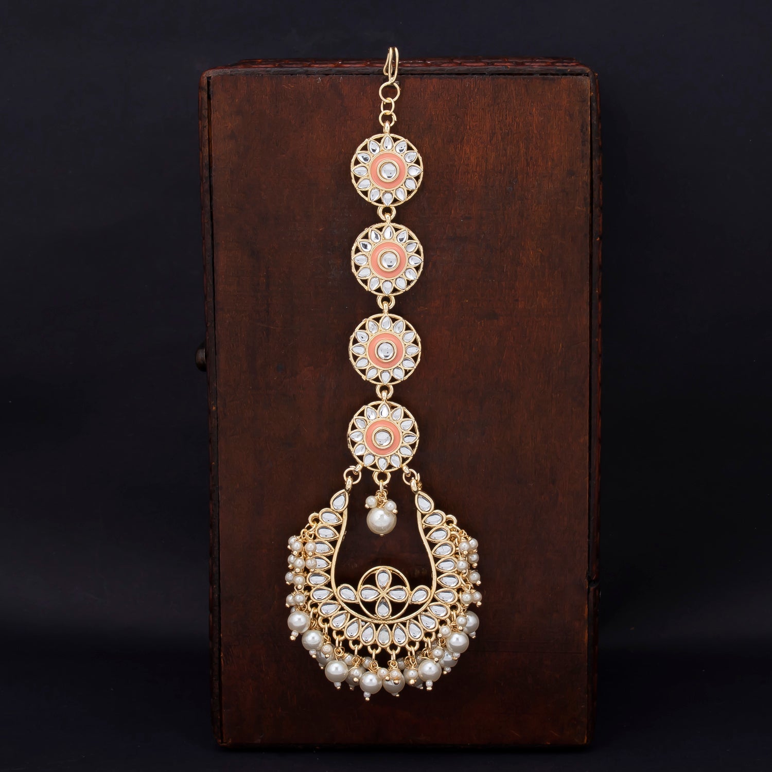 Sukkhi Extravagant Gold Plated Kundan & Pearl Mangtikka For Women