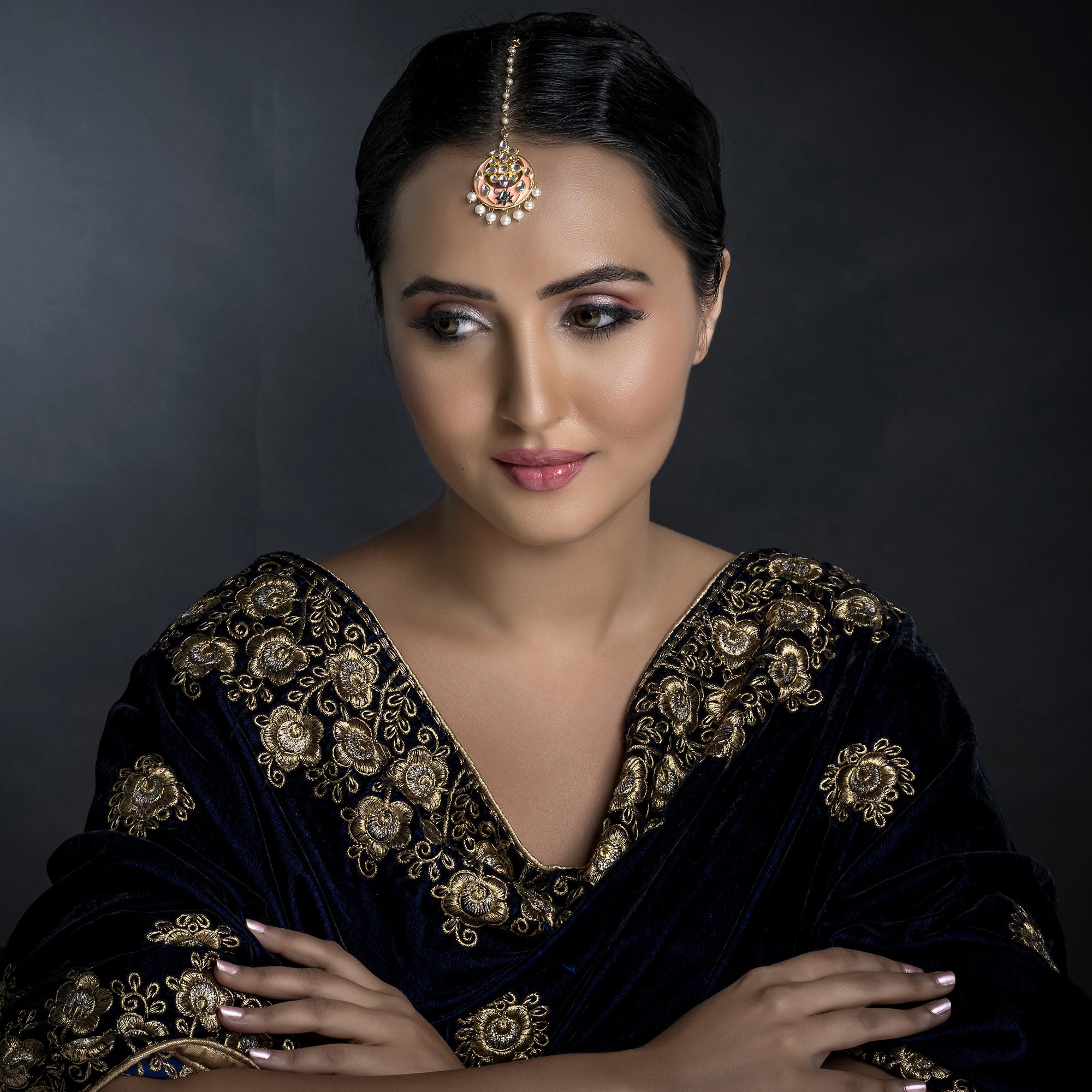 Sukkhi Classy Kundan Gold Plated Meenakari Maangtikka Worn By Karisma Kapoor