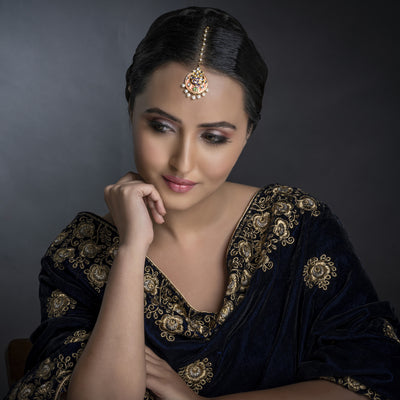 Sukkhi Classy Kundan Gold Plated Meenakari Maangtikka Worn By Karisma Kapoor