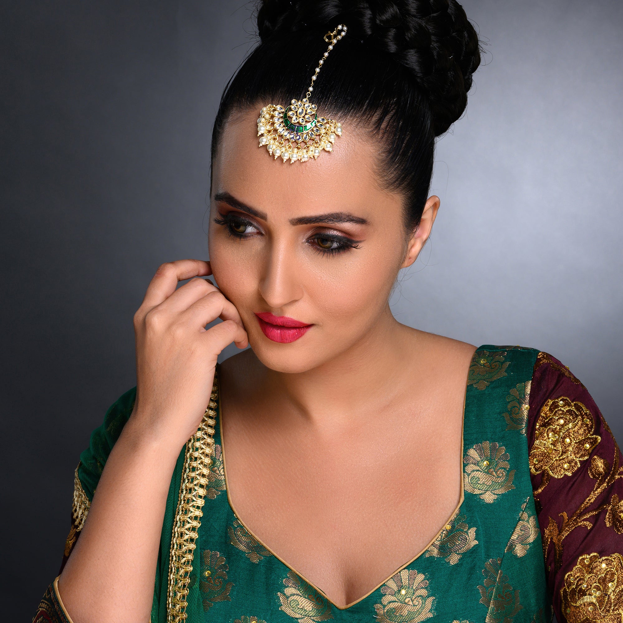 Sukkhi Gorgeous Kundan Gold Plated Meenakari Pearl Maangtikka Worn By Karisma Kapoor