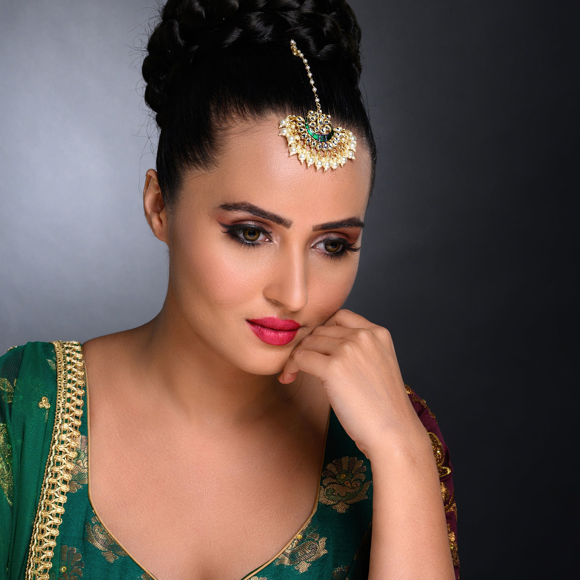 Sukkhi Gorgeous Kundan Gold Plated Meenakari Pearl Maangtikka Worn By Karisma Kapoor