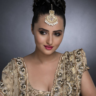 Sukkhi Lavish Pearl Gold Plated Kundan Maangtikka Worn By Karisma Kapoor