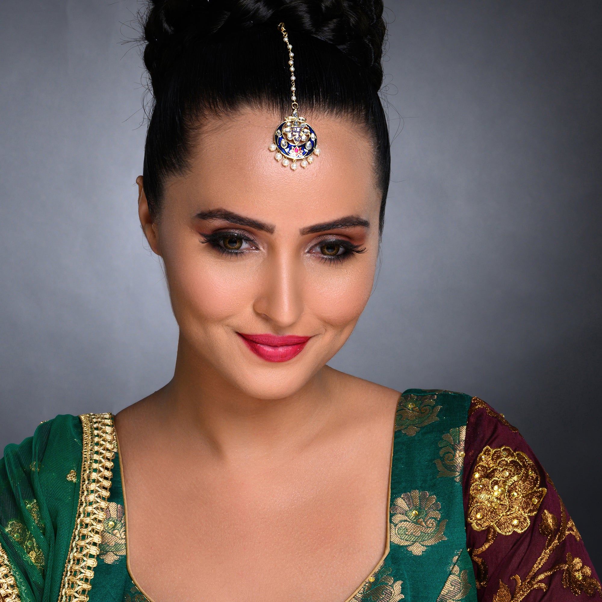 Sukkhi Marvellous Kundan Gold Plated Meenakari Pearl Maangtikka Worn By Karisma Kapoor