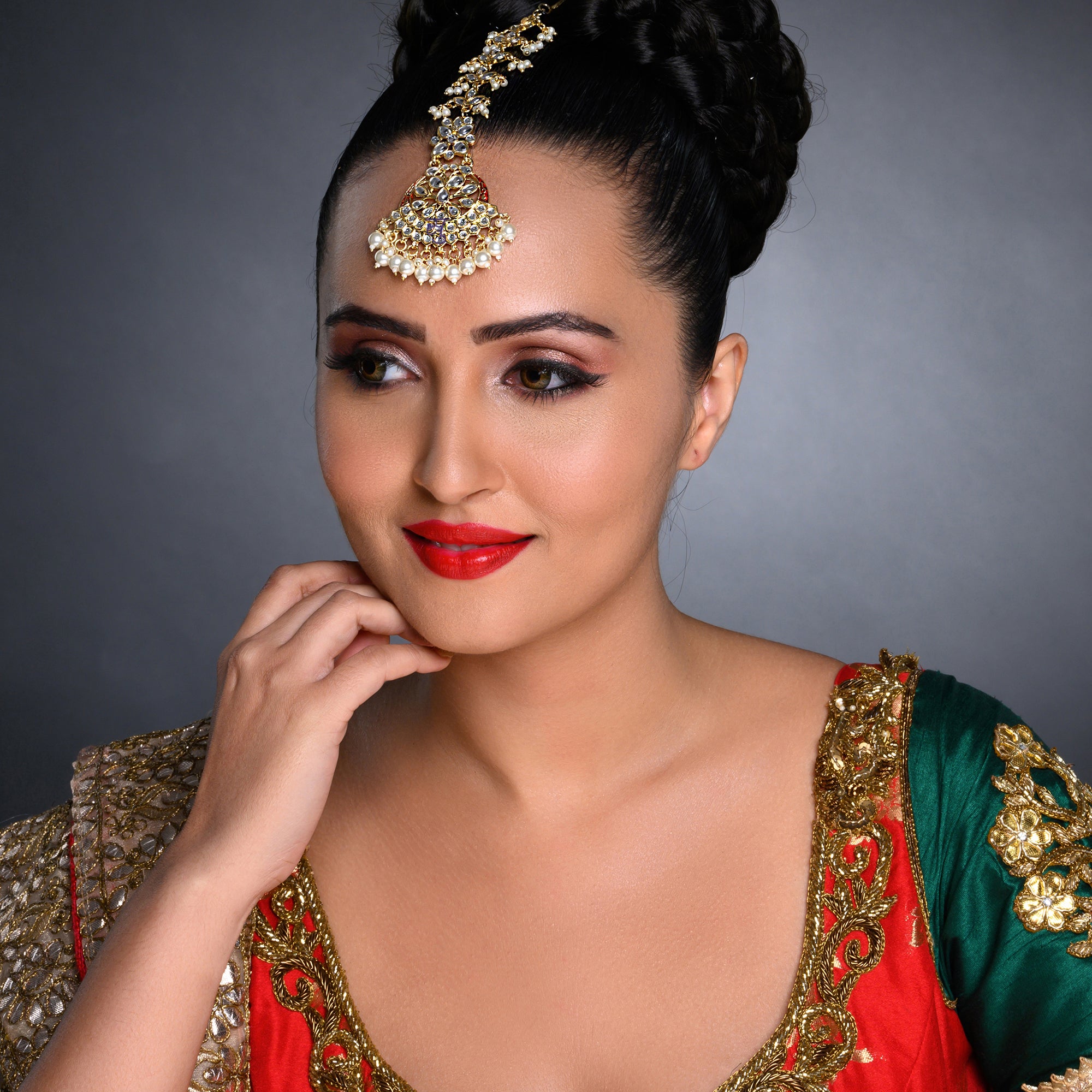 Sukkhi Pleasing Kundan Gold Plated Meenakari Pearl Maangtikka Worn By Karisma Kapoor