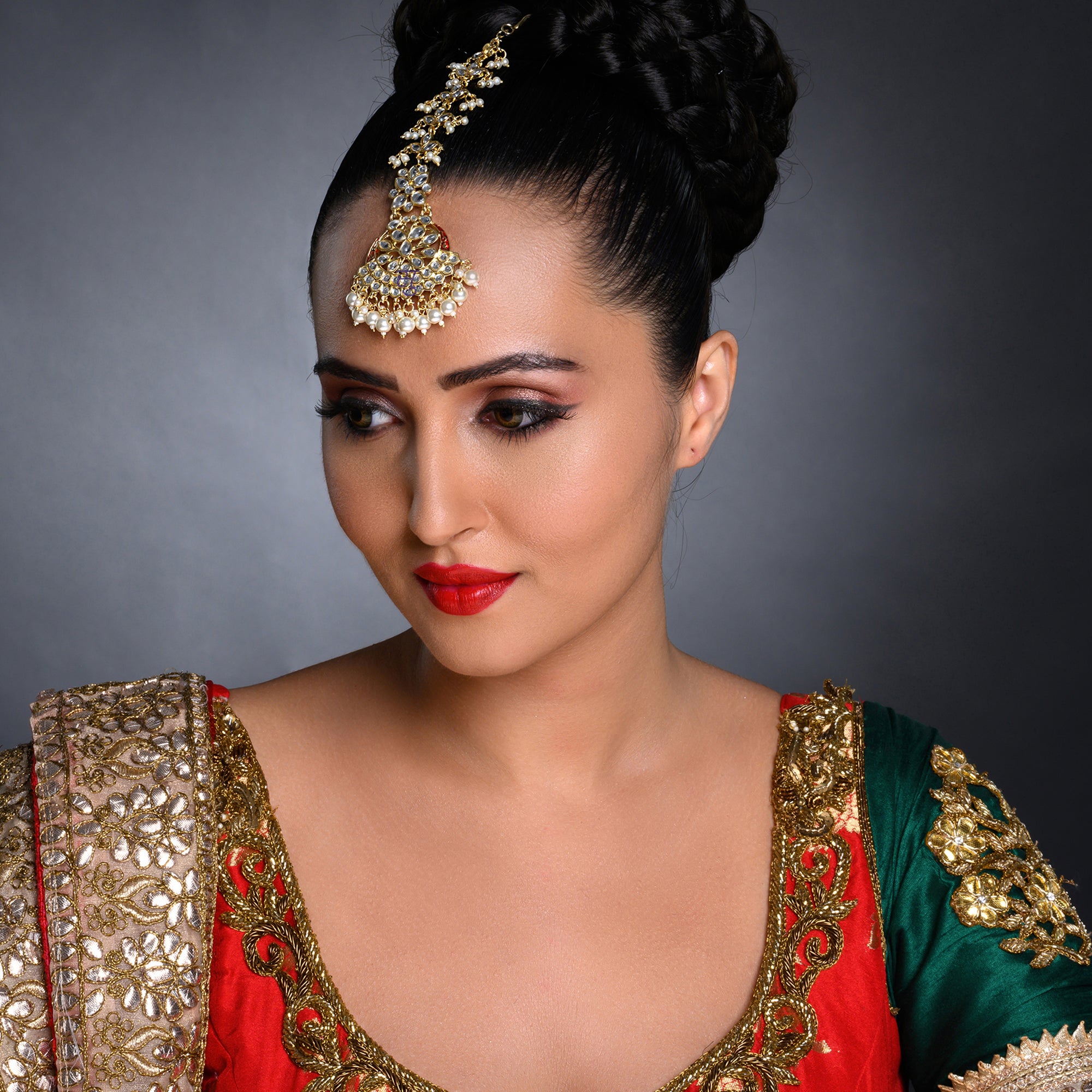 Sukkhi Pleasing Kundan Gold Plated Meenakari Pearl Maangtikka Worn By Karisma Kapoor