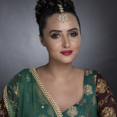 Sukkhi Lavish Kundan Gold Plated Maangtikka Worn By Karisma Kapoor