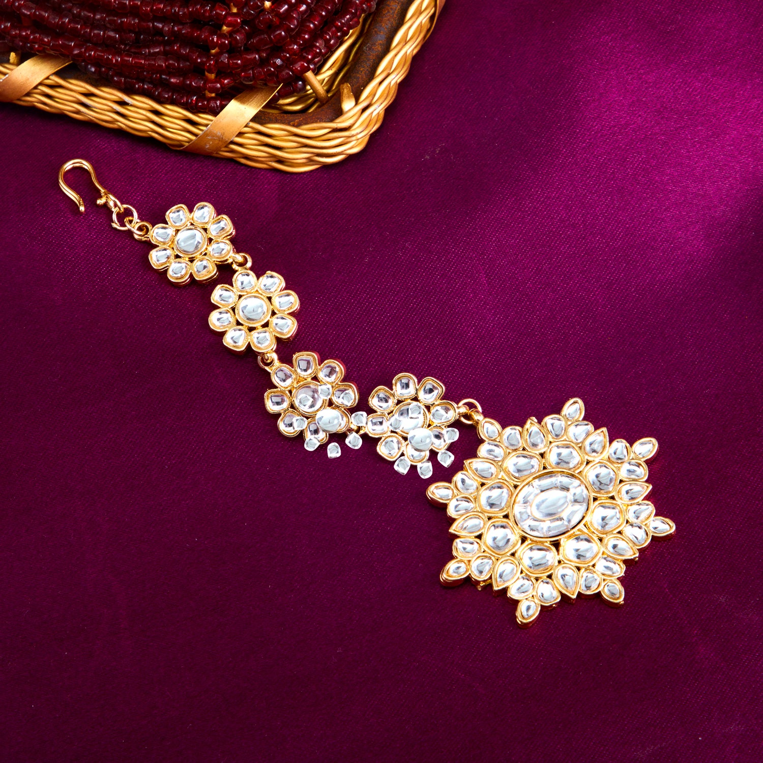 Sukkhi Lavish Kundan Gold Plated Maangtikka Worn By Karisma Kapoor