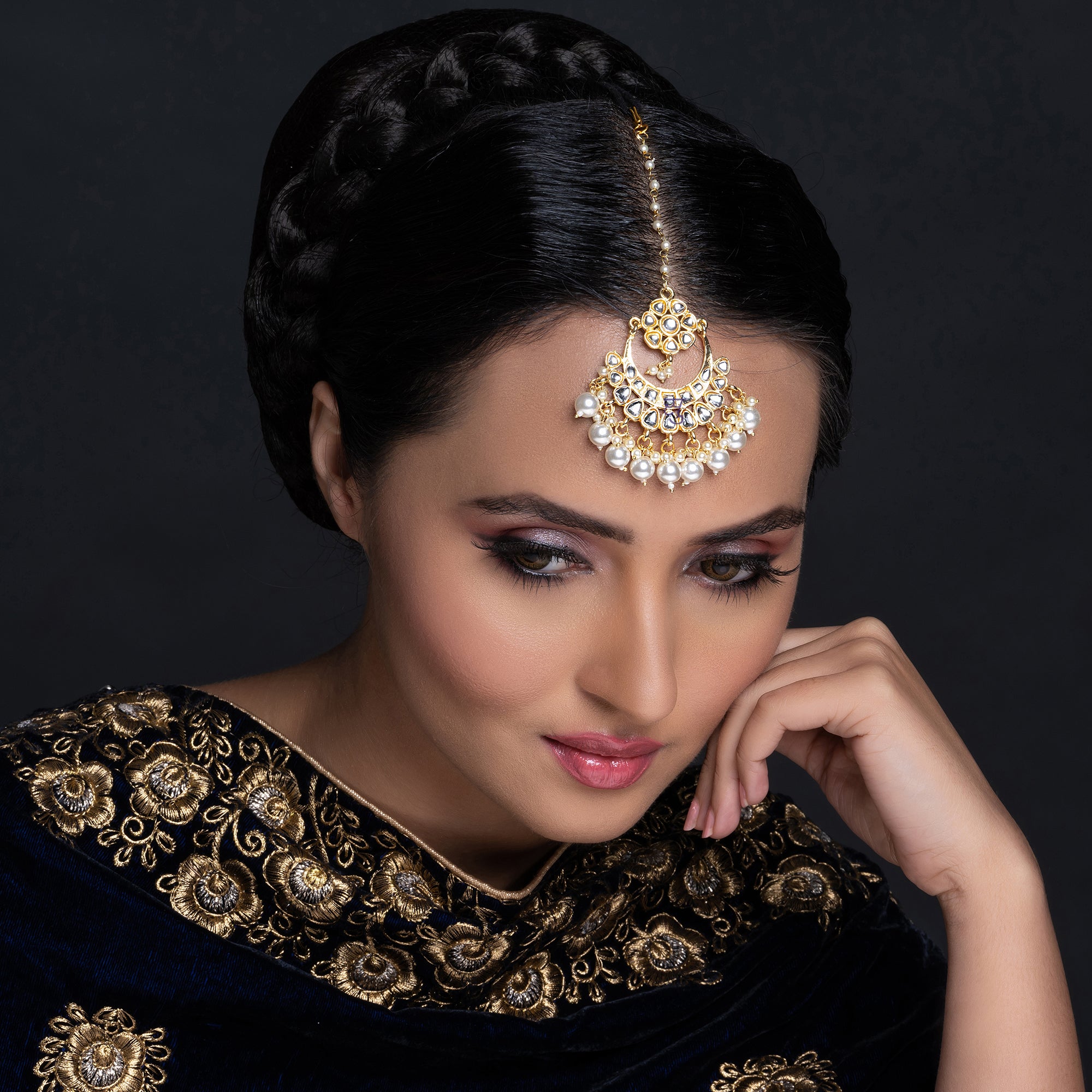 Sukkhi Luxurious Pearl Gold Plated Kundan Maangtikka Worn By Karisma Kapoor