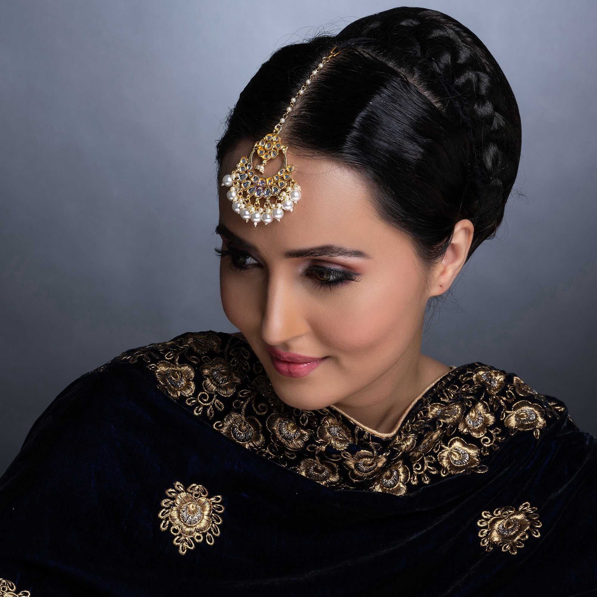 Sukkhi Luxurious Pearl Gold Plated Kundan Maangtikka Worn By Karisma Kapoor