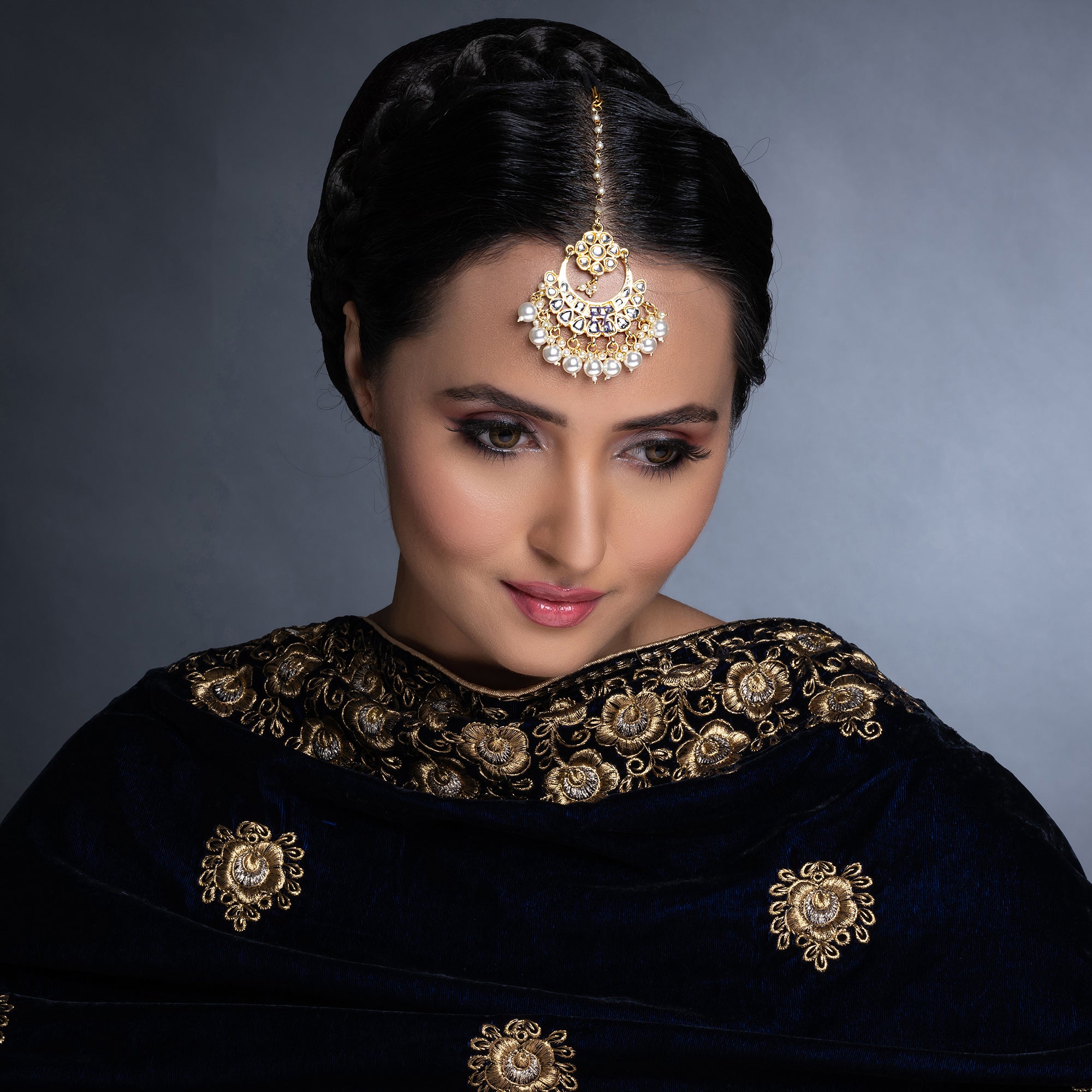 Sukkhi Luxurious Pearl Gold Plated Kundan Maangtikka Worn By Karisma Kapoor