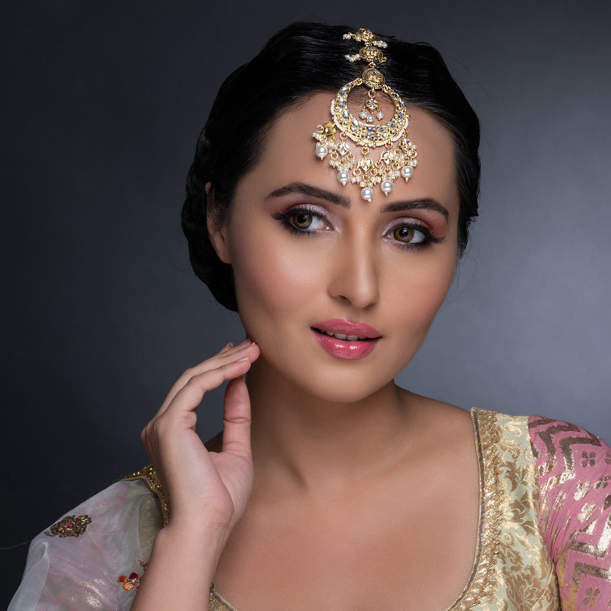 Sukkhi Pretty Pearl Gold Plated Kundan Maangtikka Worn By Karisma Kapoor