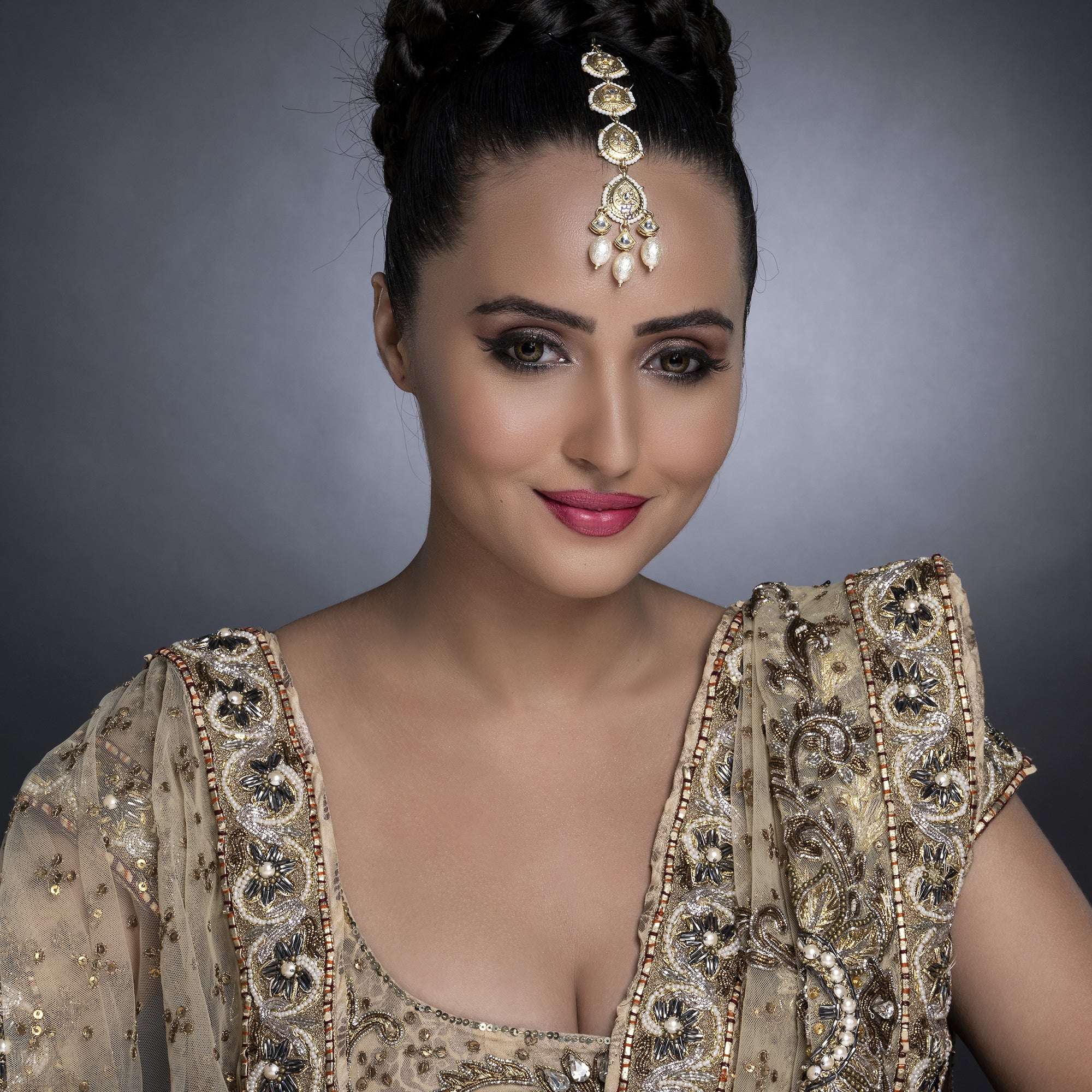 Sukkhi Excellent Pearl Gold Plated Kundan Maangtikka Worn By Karisma Kapoor