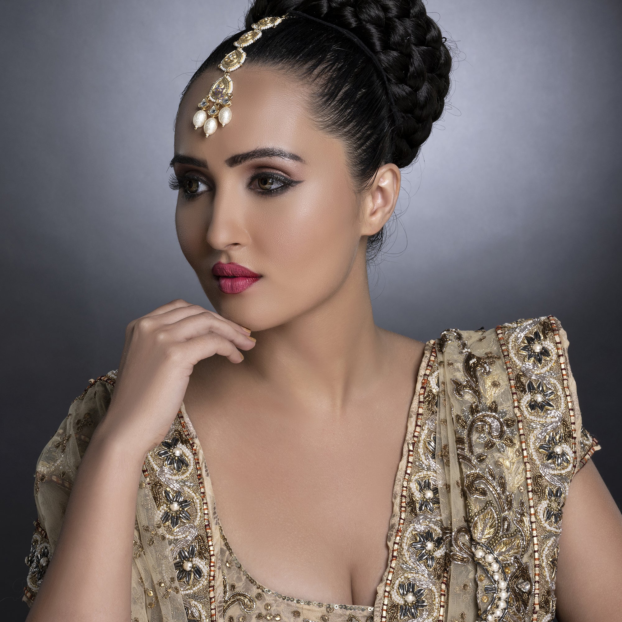 Sukkhi Excellent Pearl Gold Plated Kundan Maangtikka Worn By Karisma Kapoor