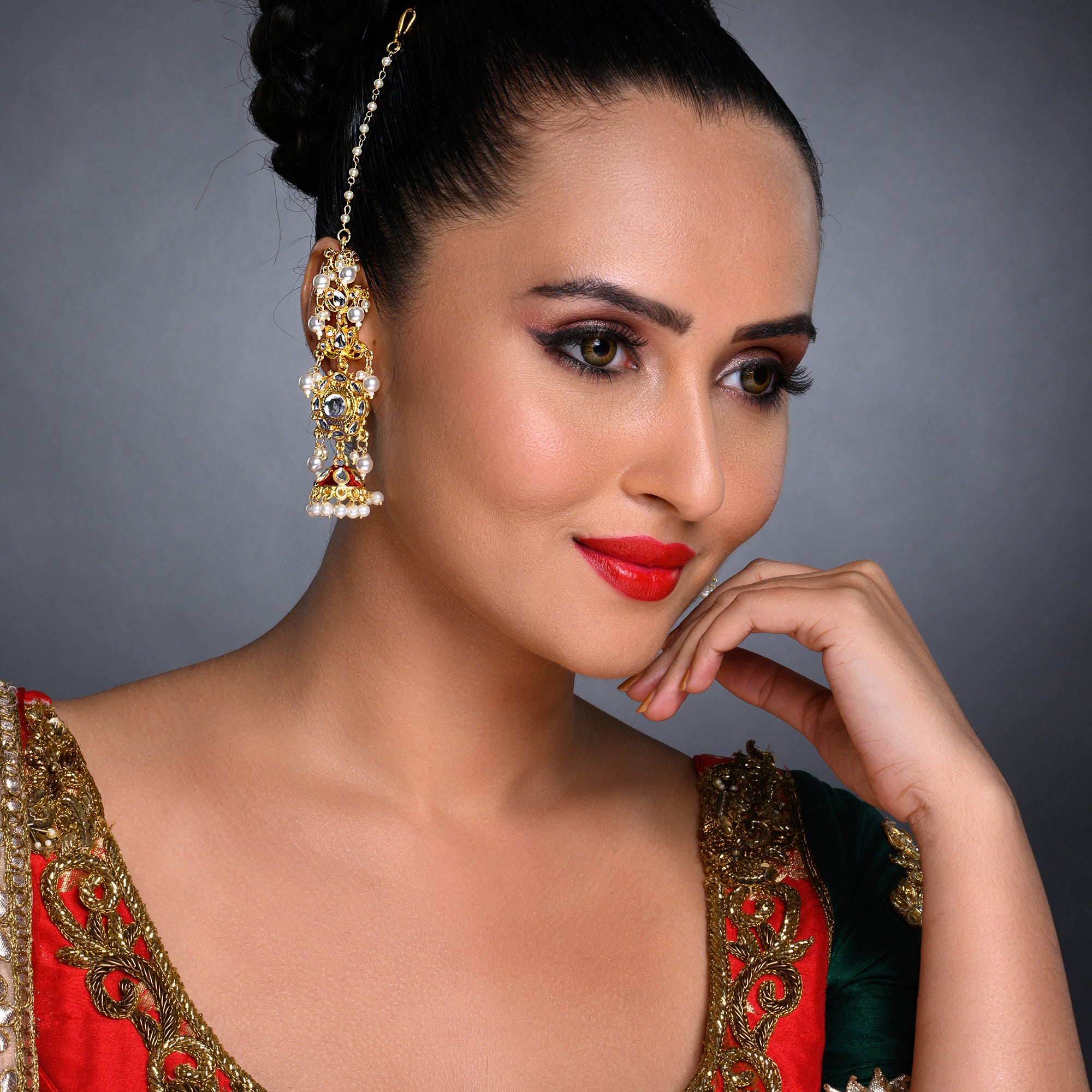 Sukkhi Exotic Pearl Gold Plated Kundan Chain Earring Set Worn By Karisma Kapoor