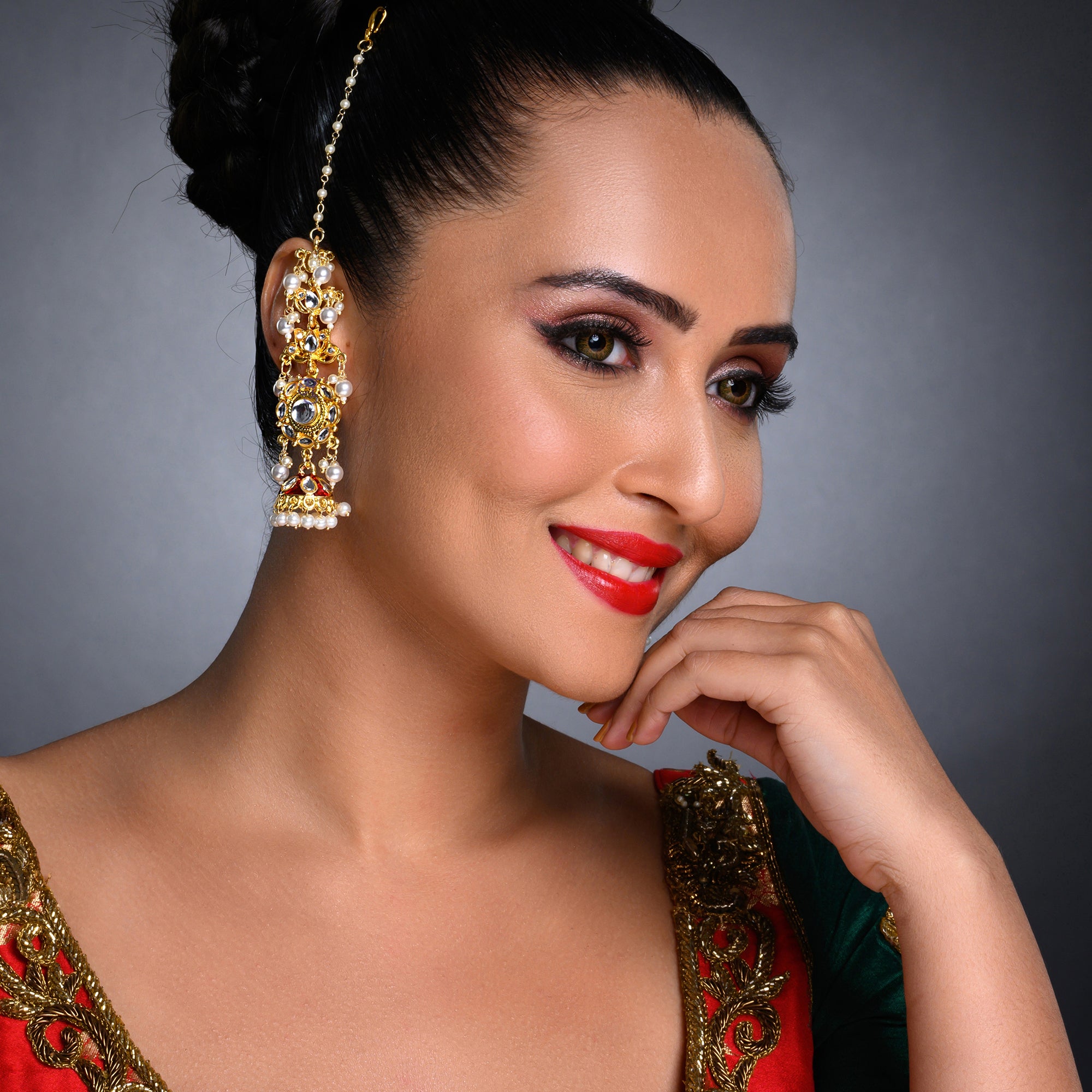 Sukkhi Exotic Pearl Gold Plated Kundan Chain Earring Set Worn By Karisma Kapoor