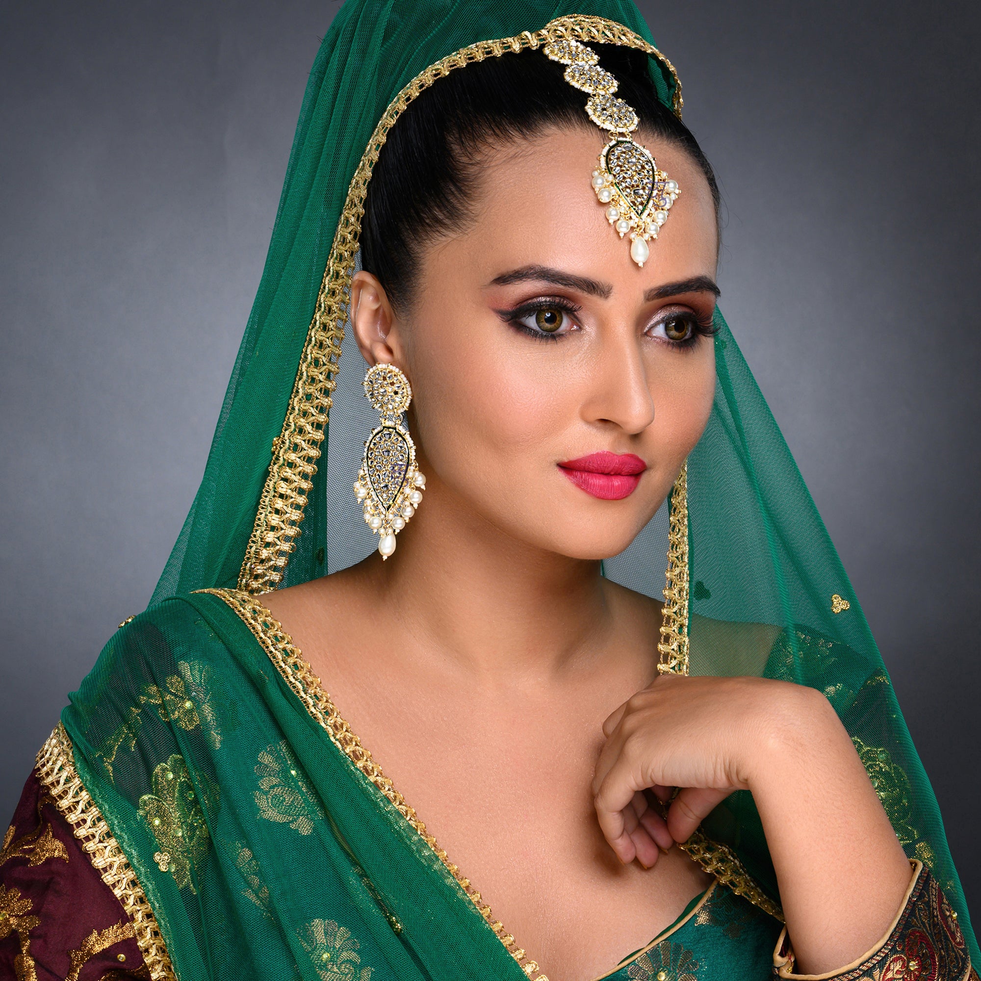 Sukkhi Incredible Kundan Gold Plated Pearl Meenakari Earring Maangtikka Set Worn By Karisma Kapoor