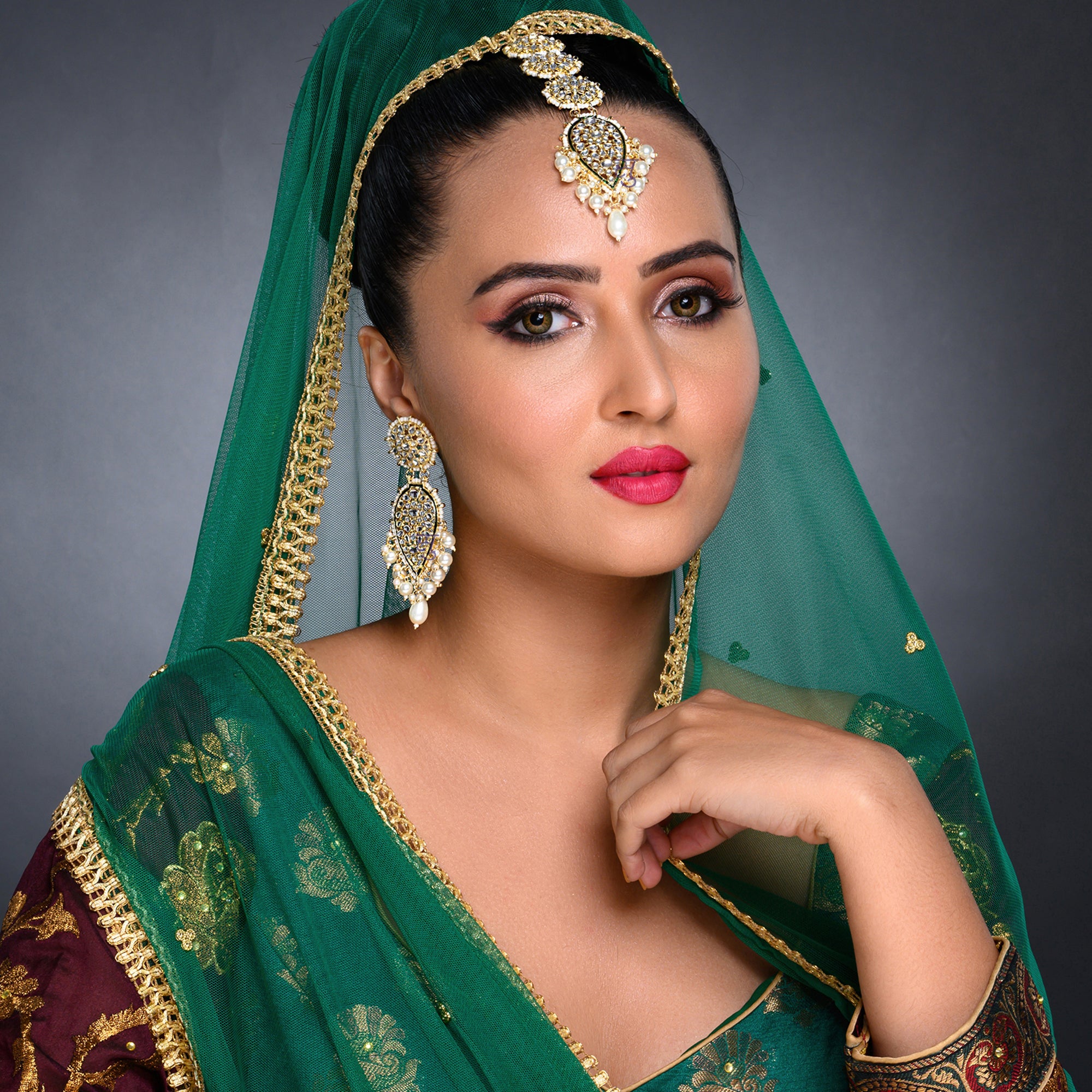 Sukkhi Incredible Kundan Gold Plated Pearl Meenakari Earring Maangtikka Set Worn By Karisma Kapoor