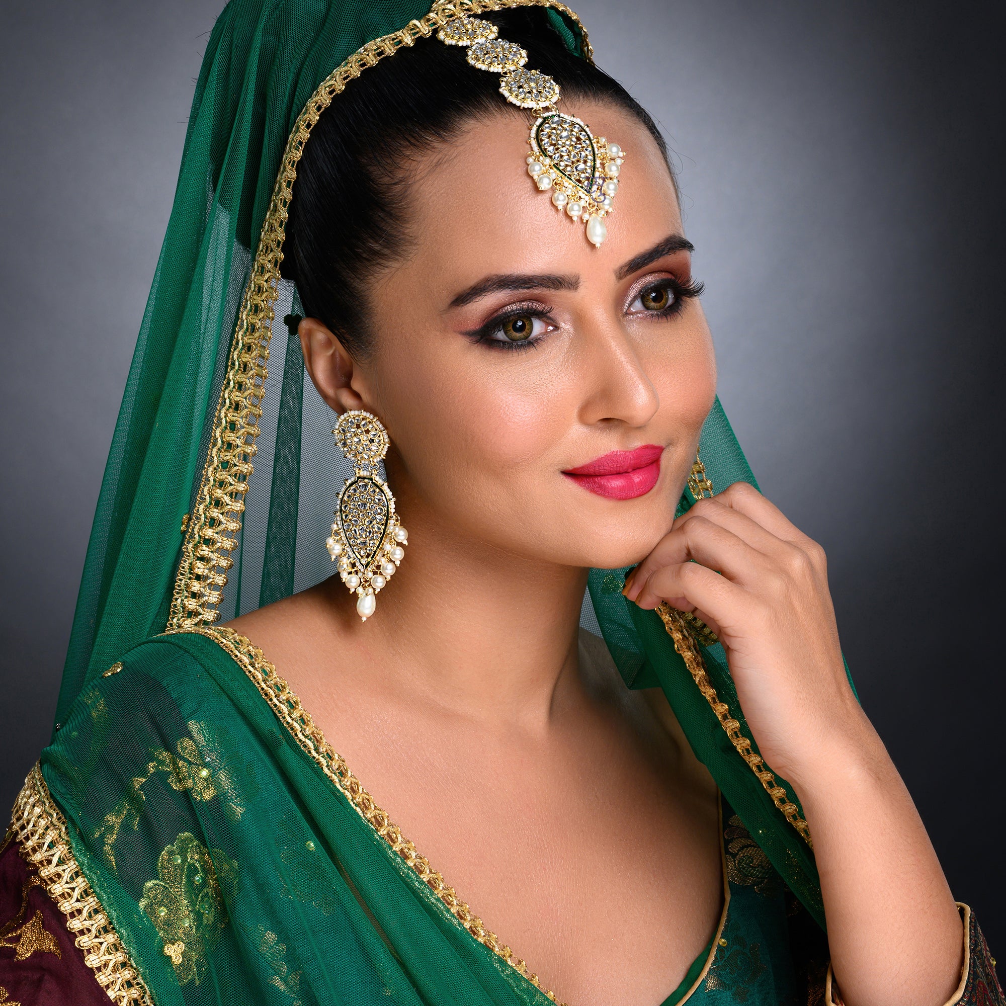 Sukkhi Incredible Kundan Gold Plated Pearl Meenakari Earring Maangtikka Set Worn By Karisma Kapoor