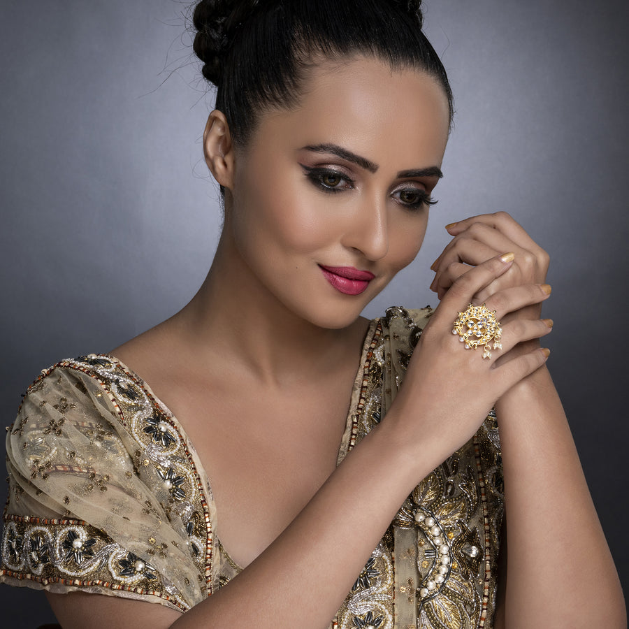 Sukkhi Fashionable Pearl Gold Plated Kundan Ring Worn By Karisma Kapoor
