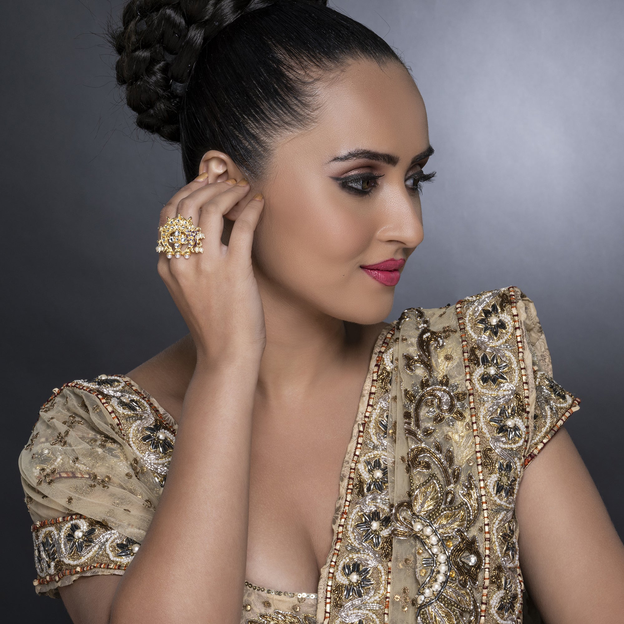 Sukkhi Fashionable Pearl Gold Plated Kundan Ring Worn By Karisma Kapoor