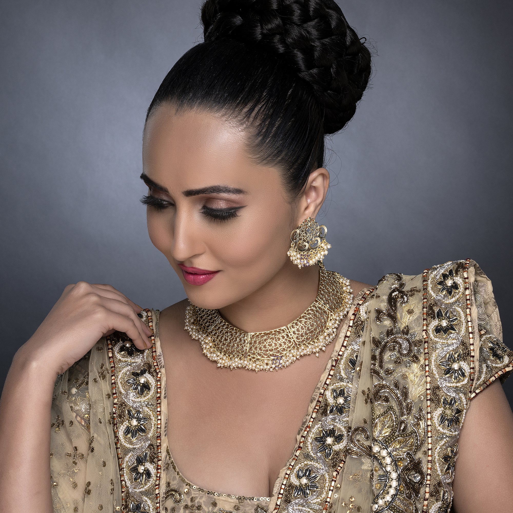 Sukkhi Gorgeous Gold Plated Pearl Choker Necklace Set Worn By Karisma Kapoor