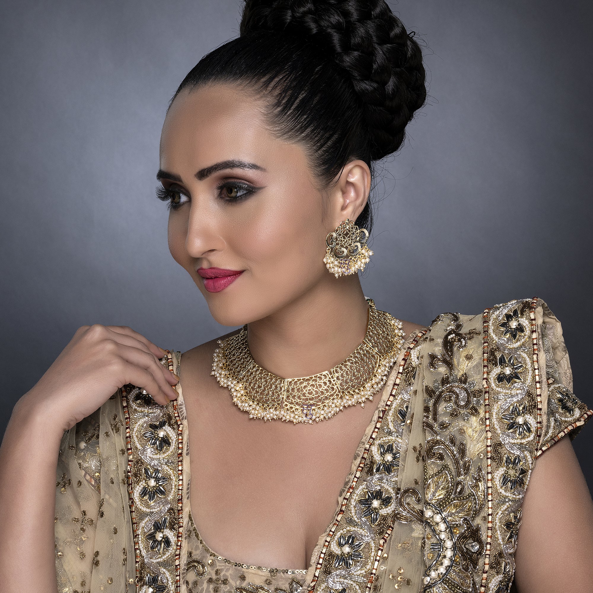 Sukkhi Gorgeous Gold Plated Pearl Choker Necklace Set Worn By Karisma Kapoor