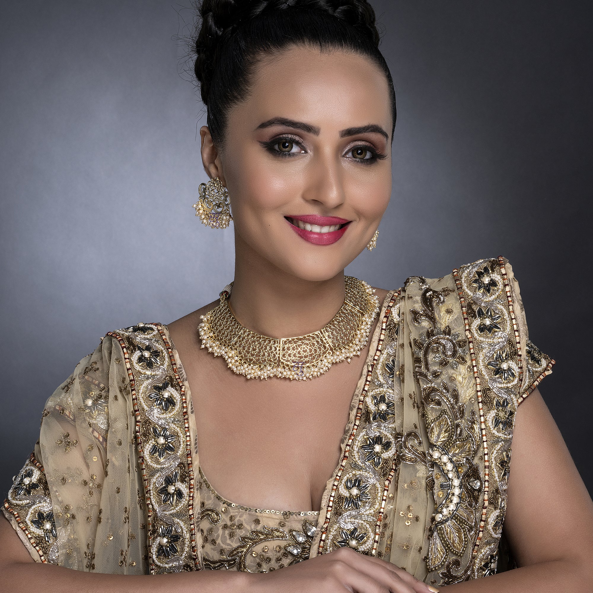 Sukkhi Gorgeous Gold Plated Pearl Choker Necklace Set Worn By Karisma Kapoor