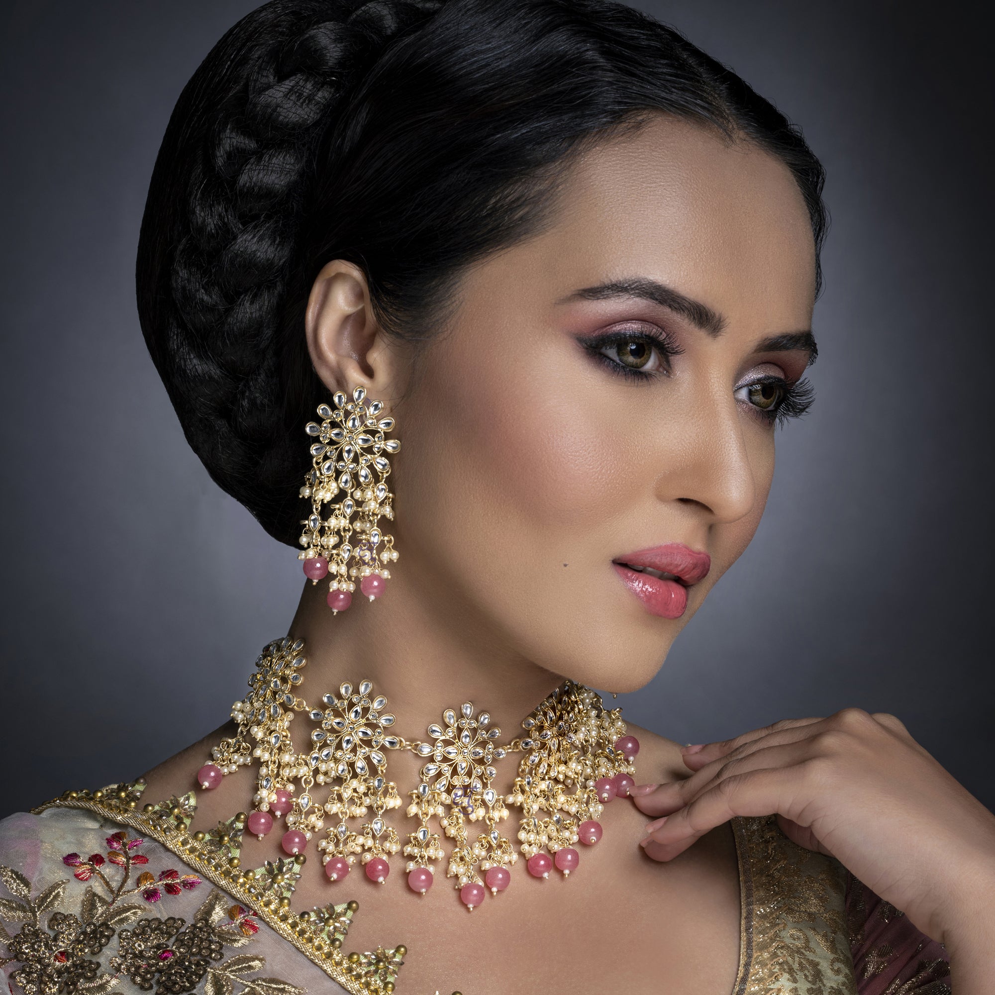 Sukkhi Lavish Kundan Gold Plated Pearl Choker Necklace Set Worn By Karisma Kapoor