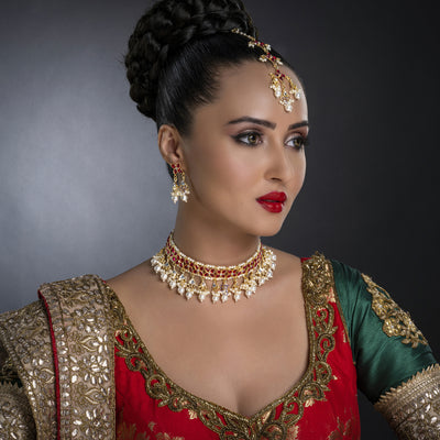 Sukkhi Resplendent Gold Plated Kundan & Pearl Choker Necklace Set Worn By Karisma Kapoor