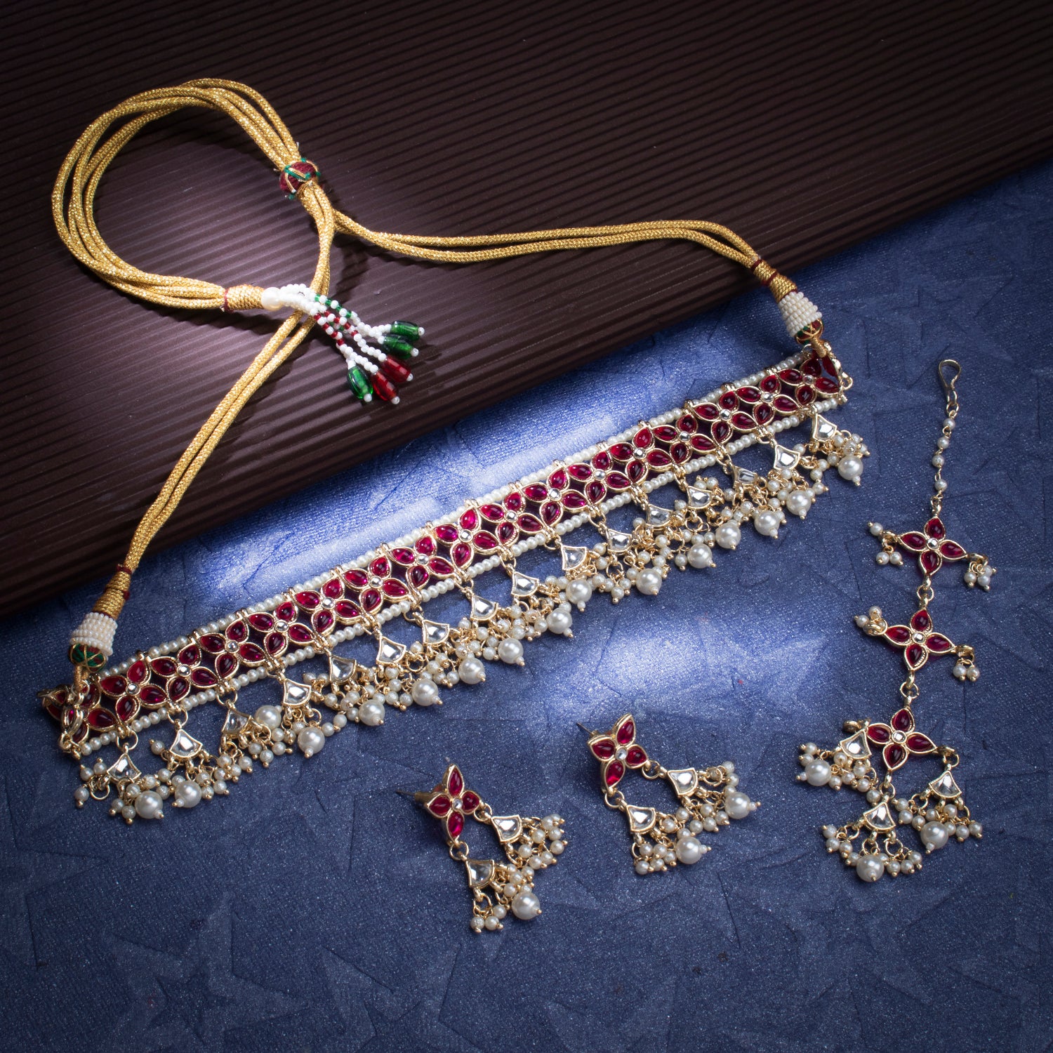 Sukkhi Resplendent Gold Plated Kundan & Pearl Choker Necklace Set Worn By Karisma Kapoor