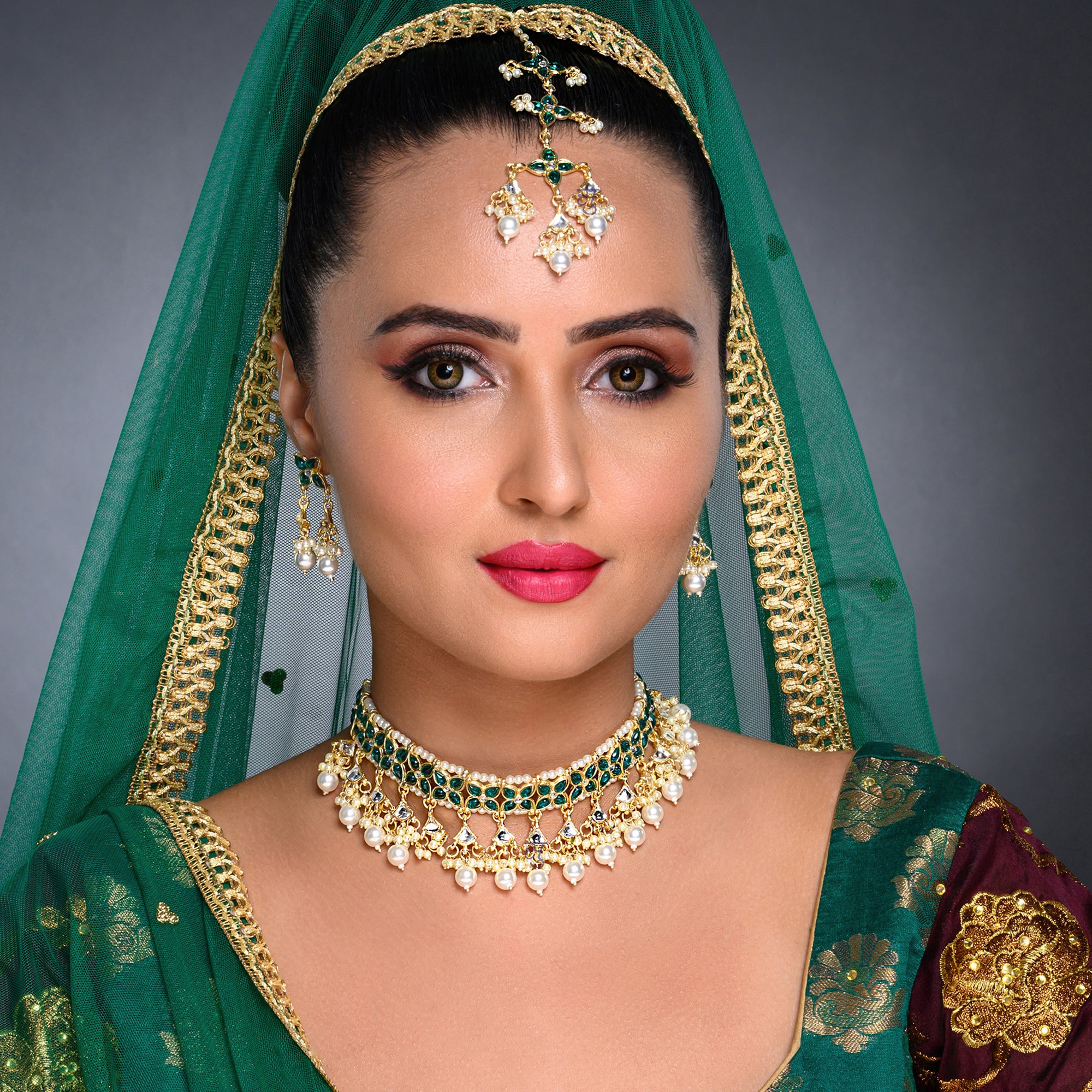 Sukkhi Splendid Gold Plated Kundan & Pearl Choker Necklace Set Worn By Karisma Kapoor