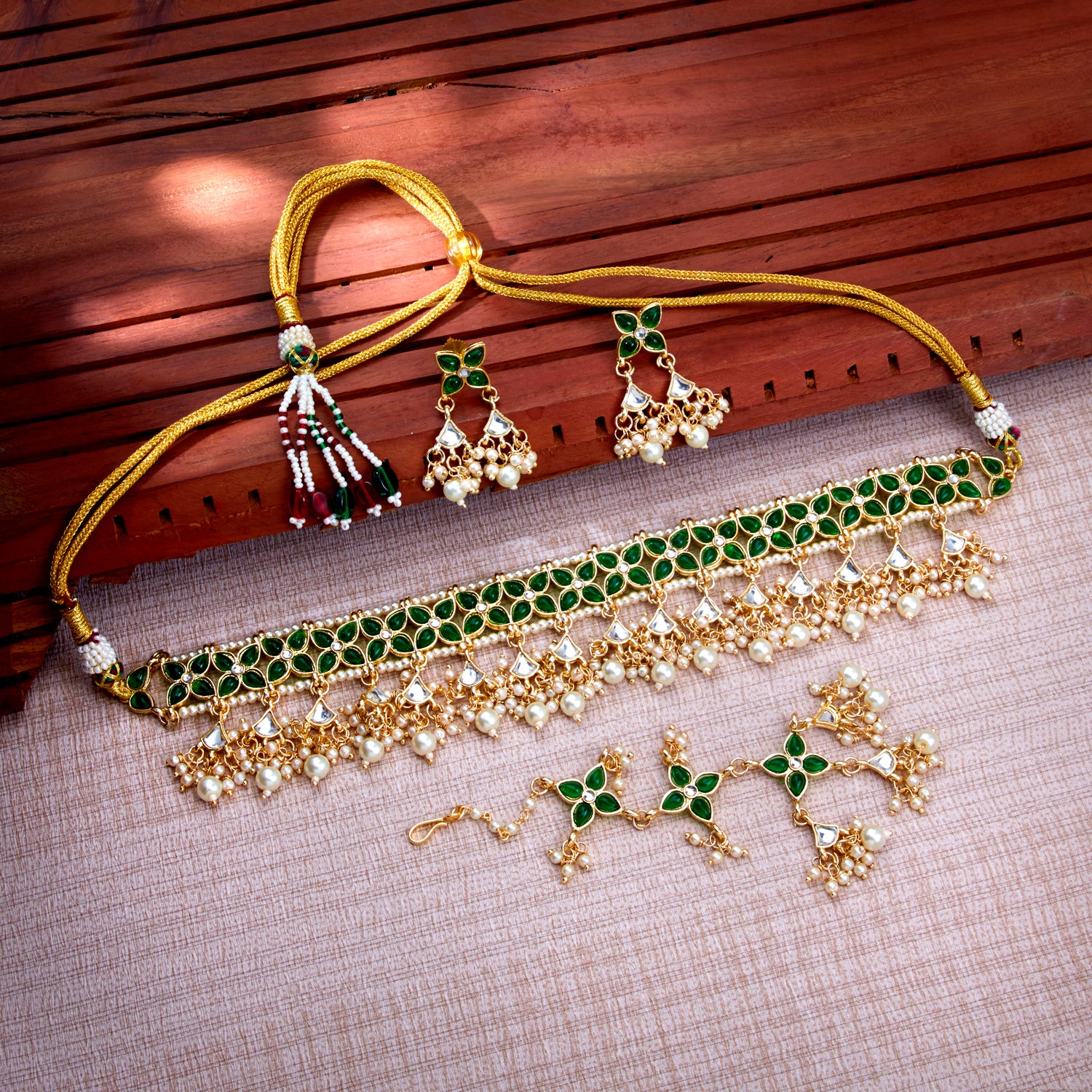 Sukkhi Splendid Gold Plated Kundan & Pearl Choker Necklace Set Worn By Karisma Kapoor